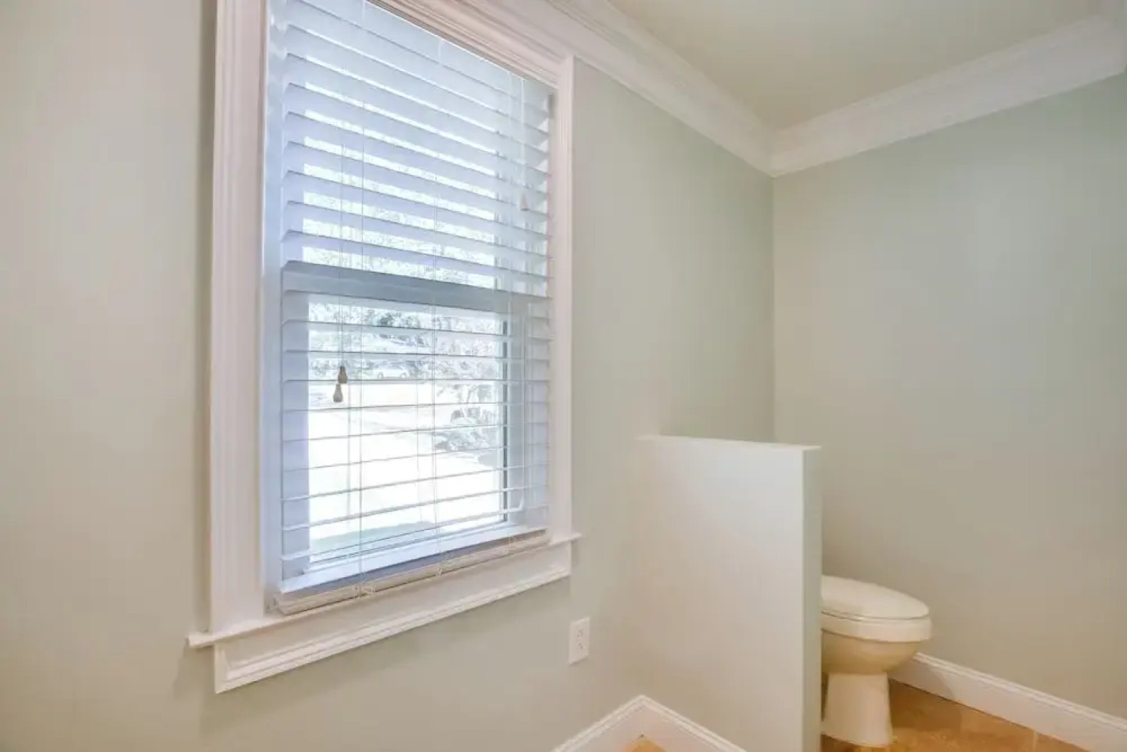 Contemporary Athens Home < 2 Miles to Uga!