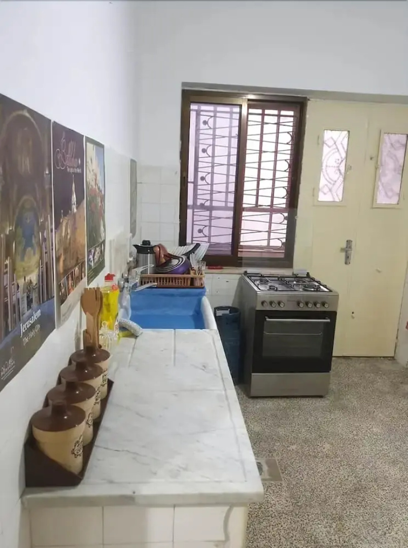 Hommus Hostel