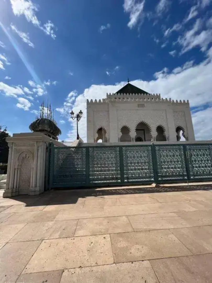 Beautiful 2beds apartment with swim pool in marina