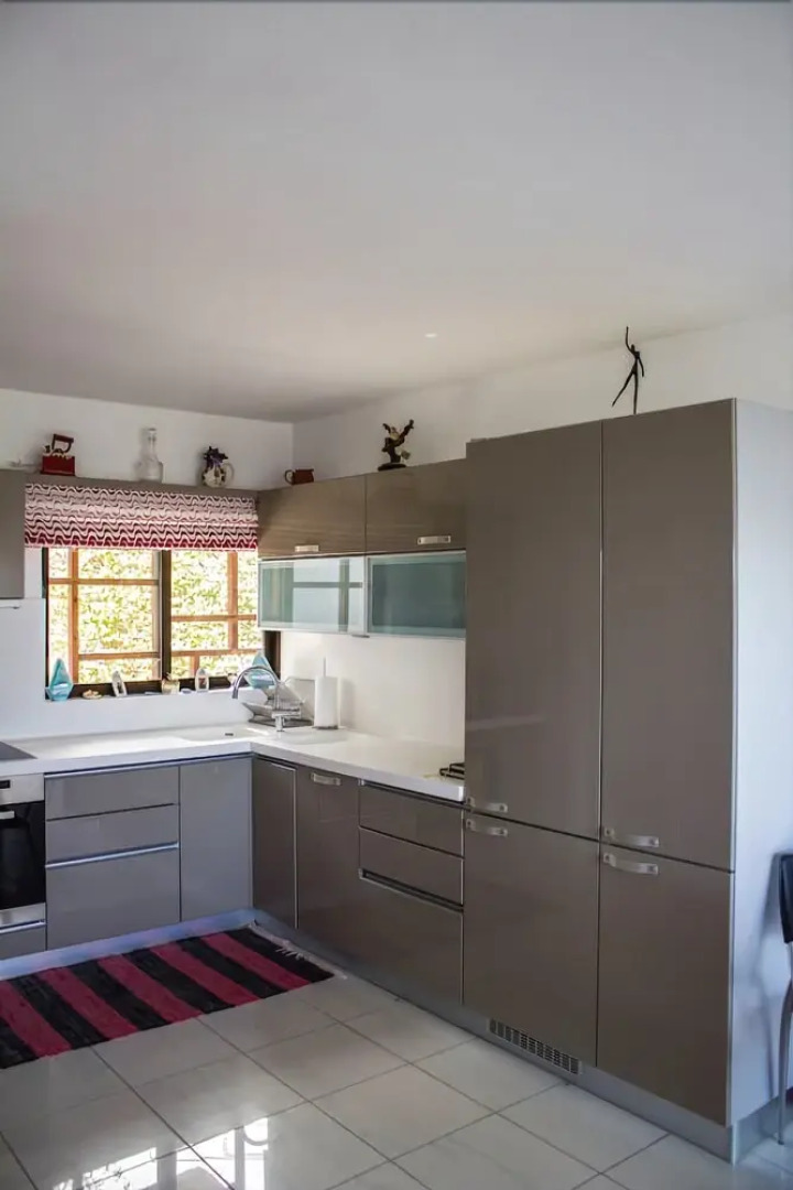 Modern Beach House Near Athens - Four Bedroom House, Sleeps 8