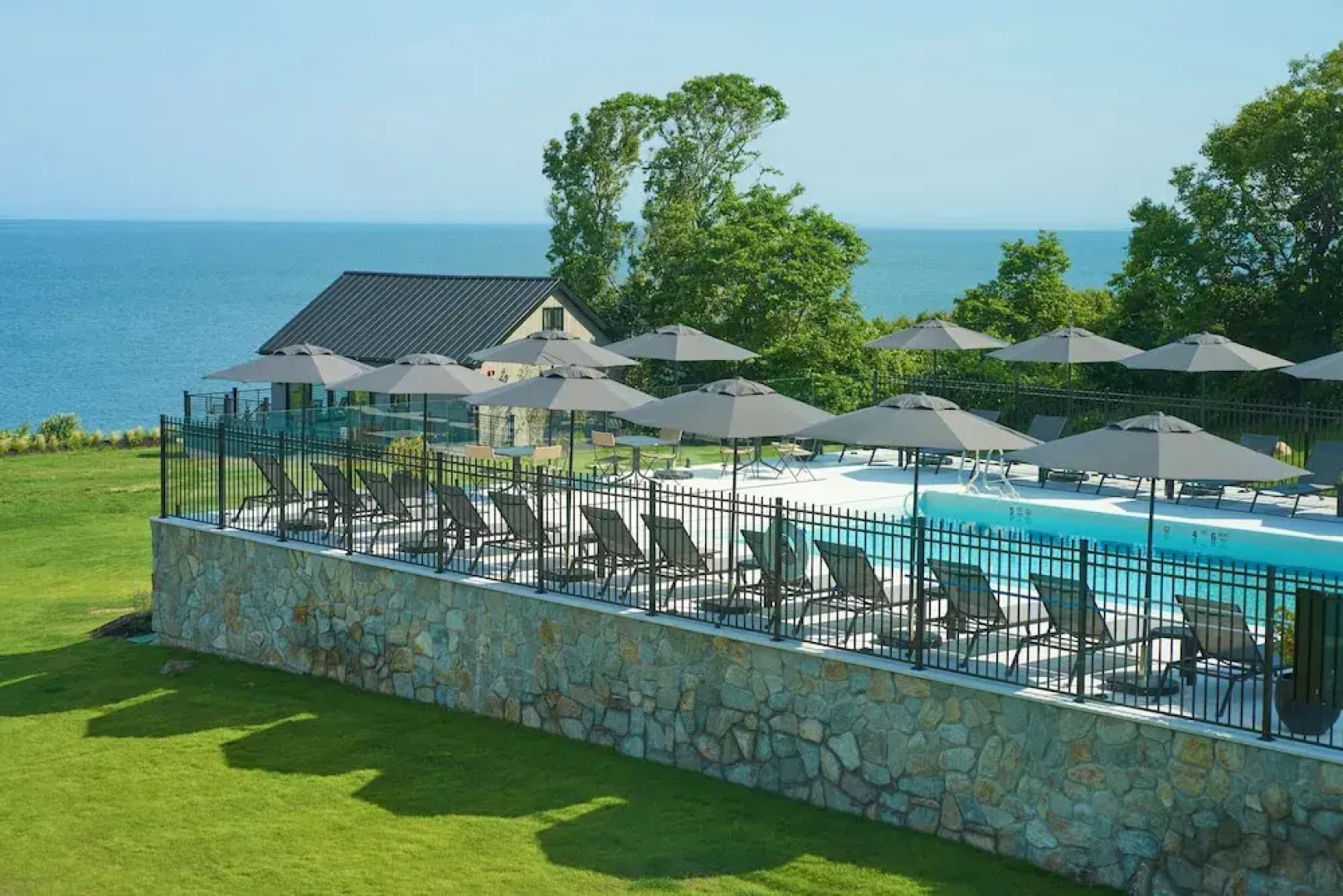 Hotel Moraine