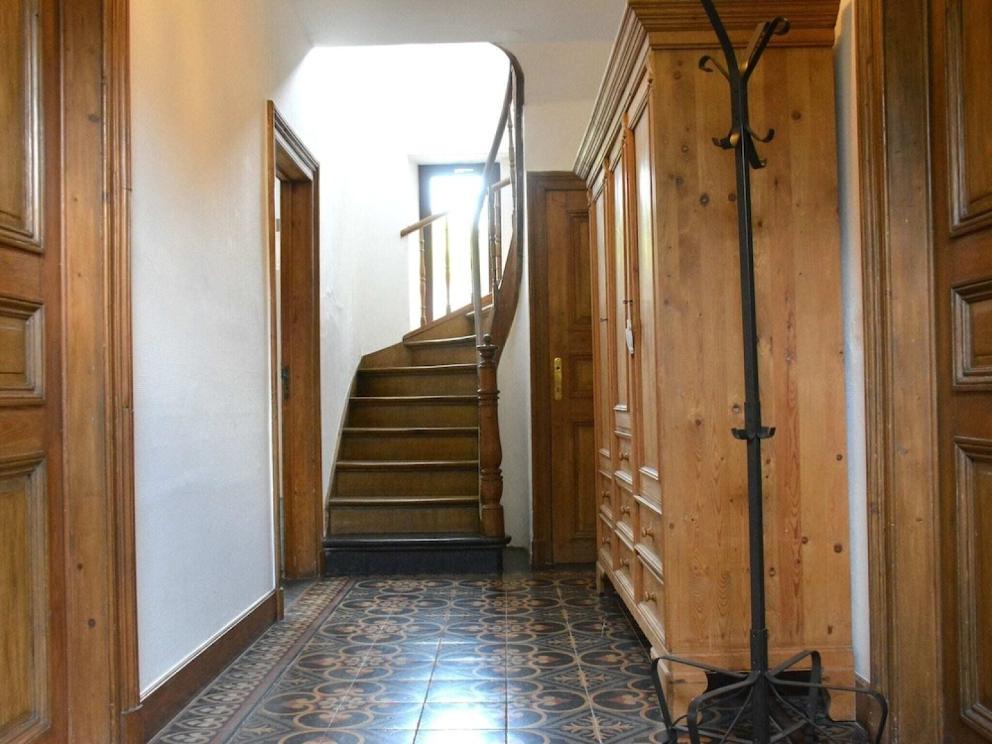 Village House With Swimming Pool, Billiards, Table Football, Ping-pong, Fitness