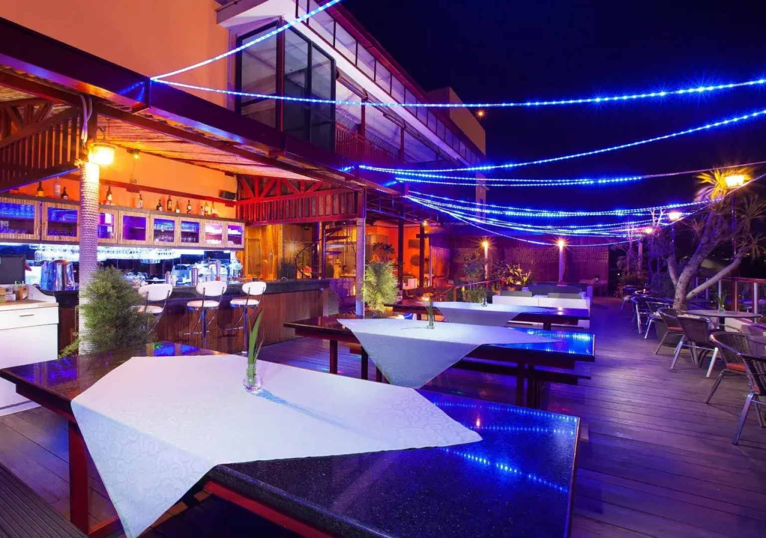 Lion Hotel & Plaza