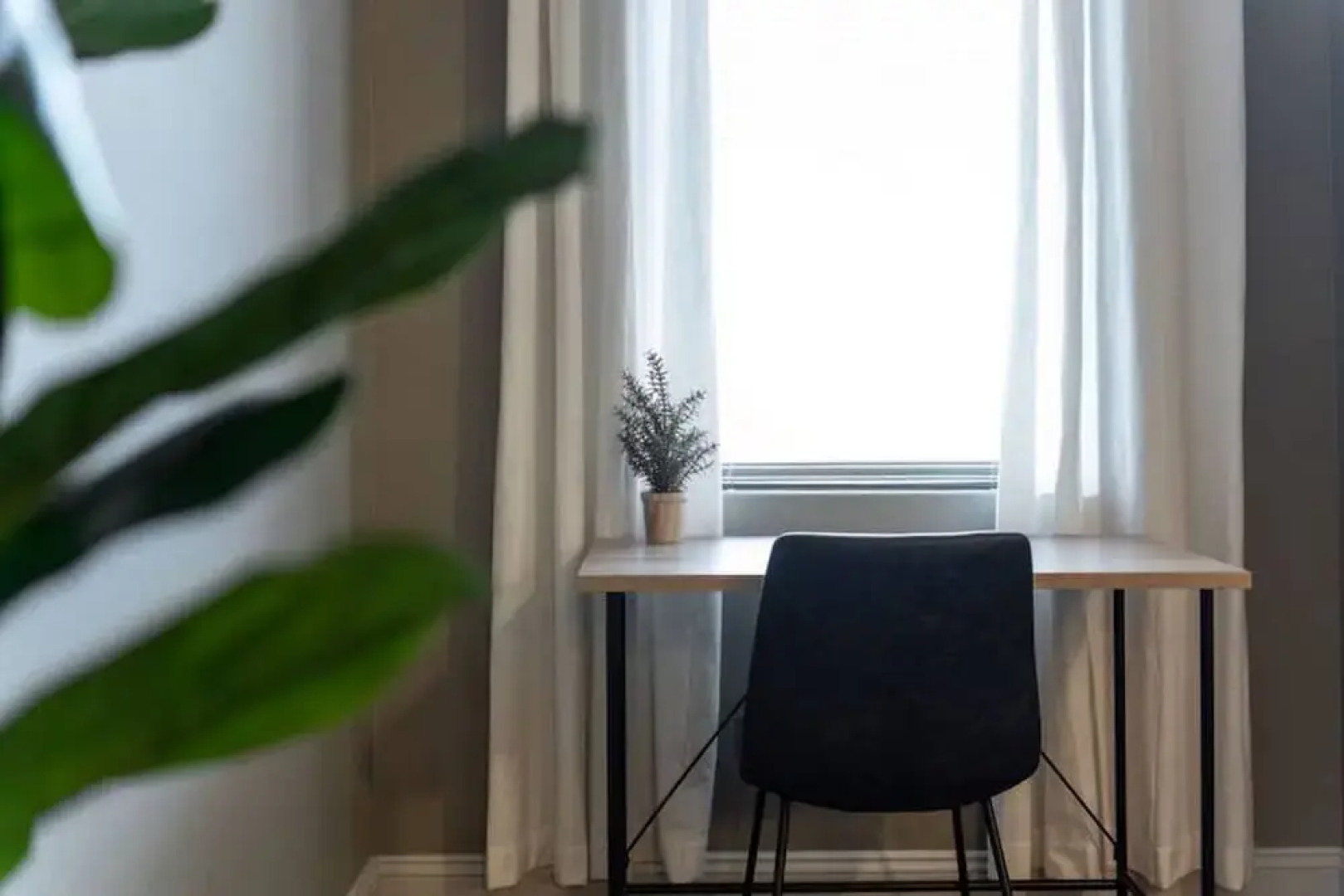 West Des Moines- Garage Gym Pool Jordan Creek