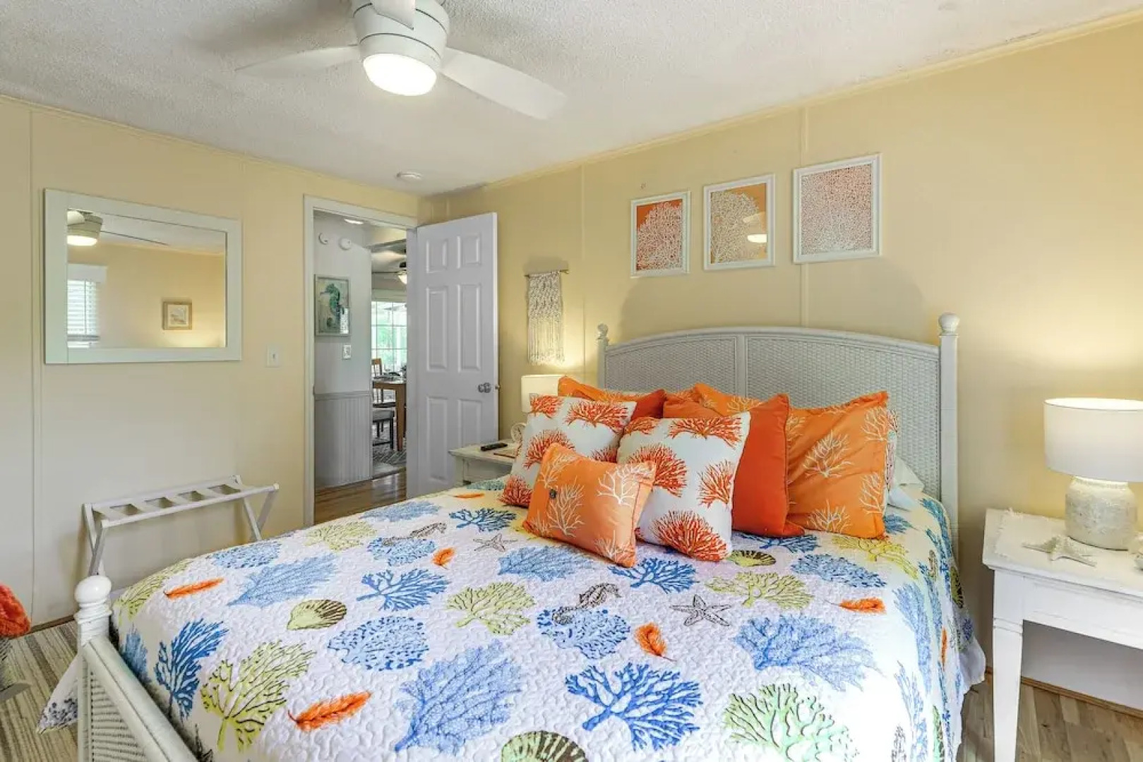 2 Blocks to Crystal Coast: Family-friendly Retreat