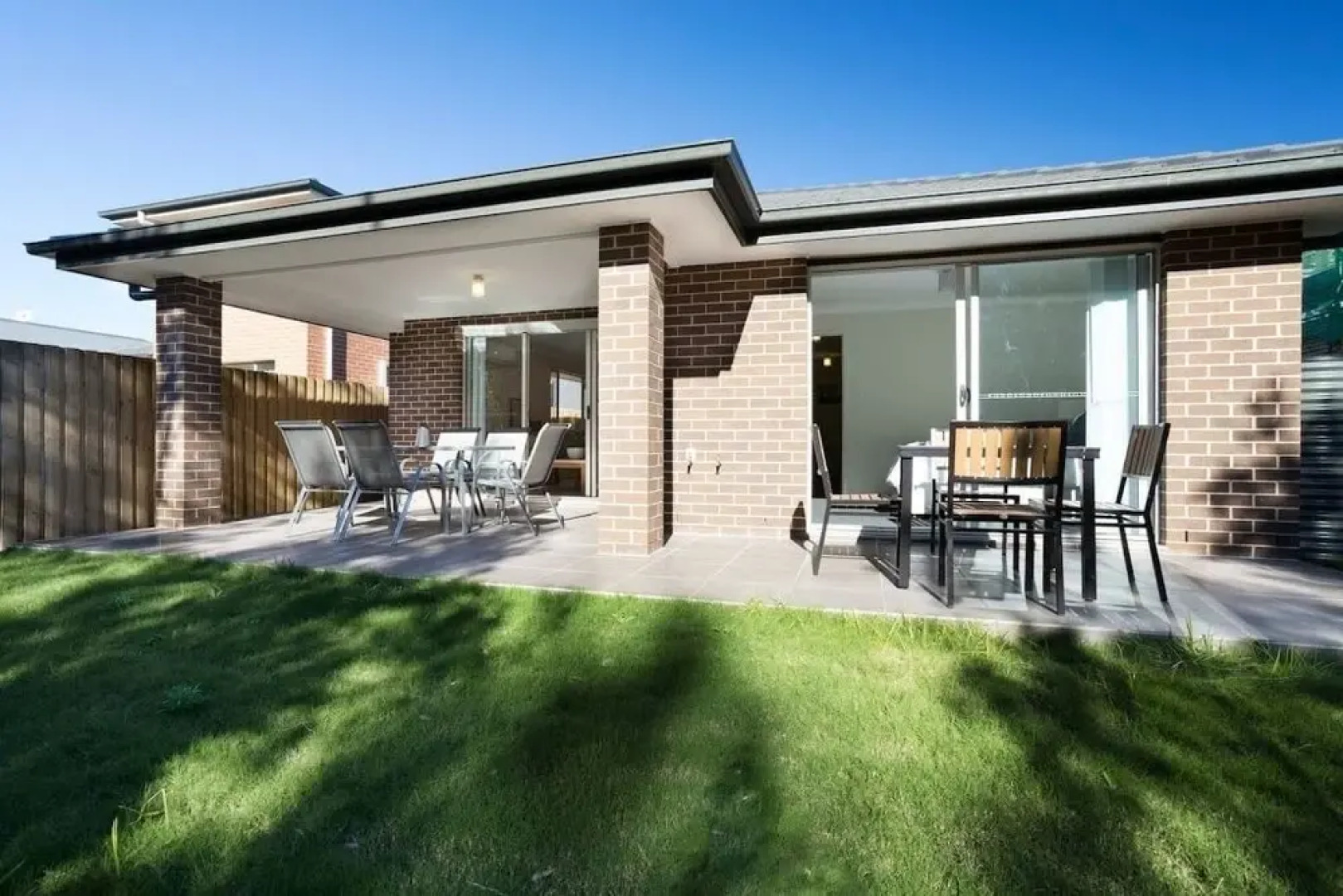 Designer Family Home on Golf Resort + Parking