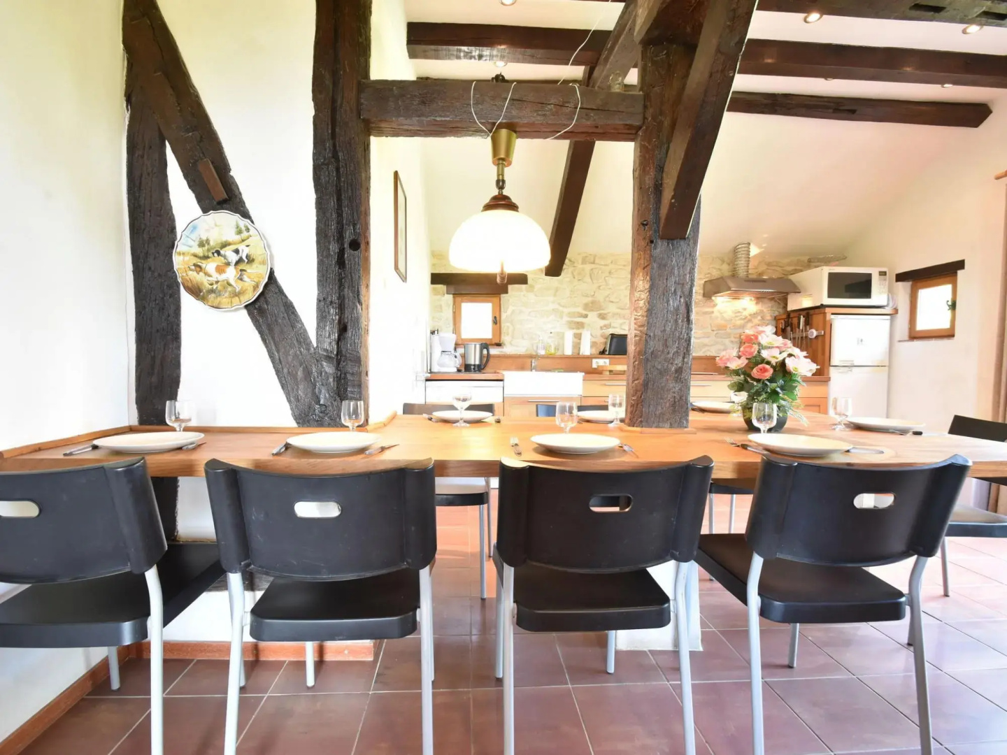 Cosy Holiday Home in Oussoy-en-Gatinais with Library