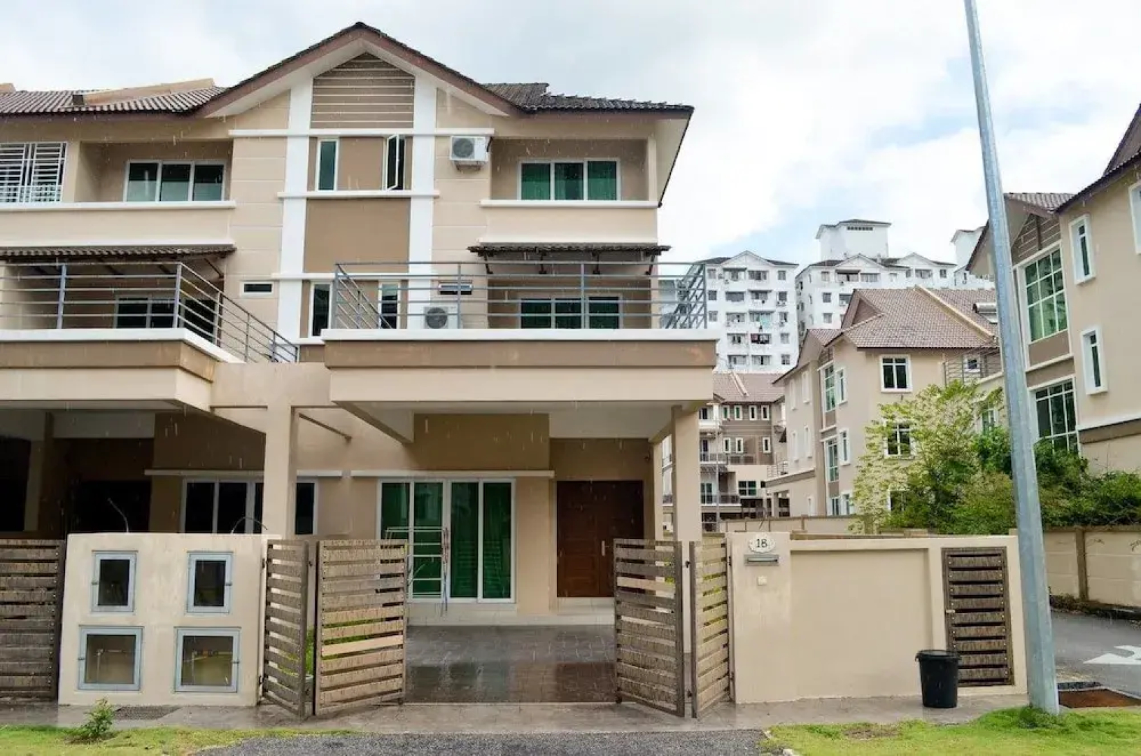 Summertime Greenlane 98 Pavilion Villa