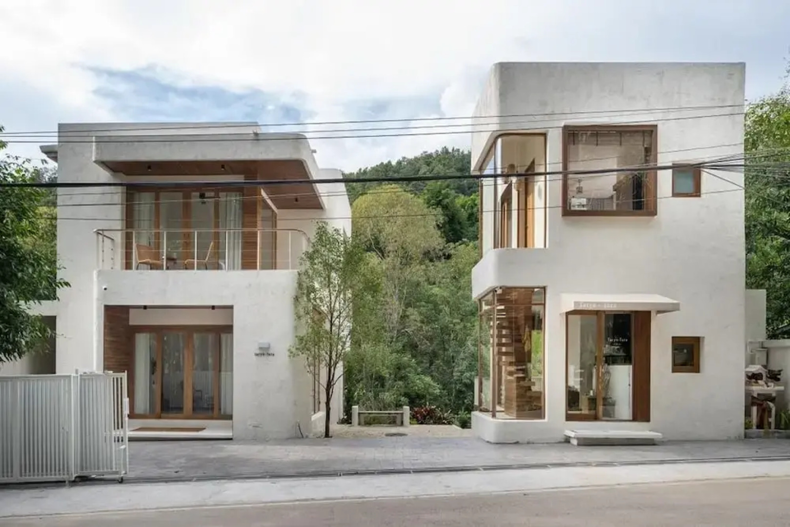 Taryn Tara Cafe And Stay