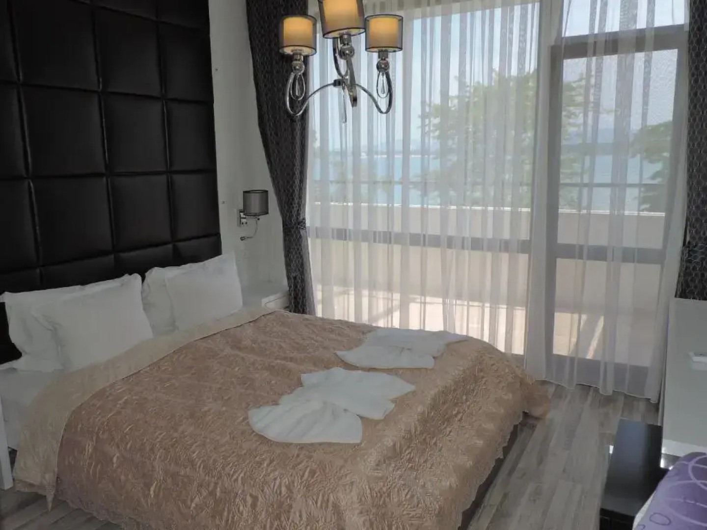 Green Paradise Deluxe Apartments