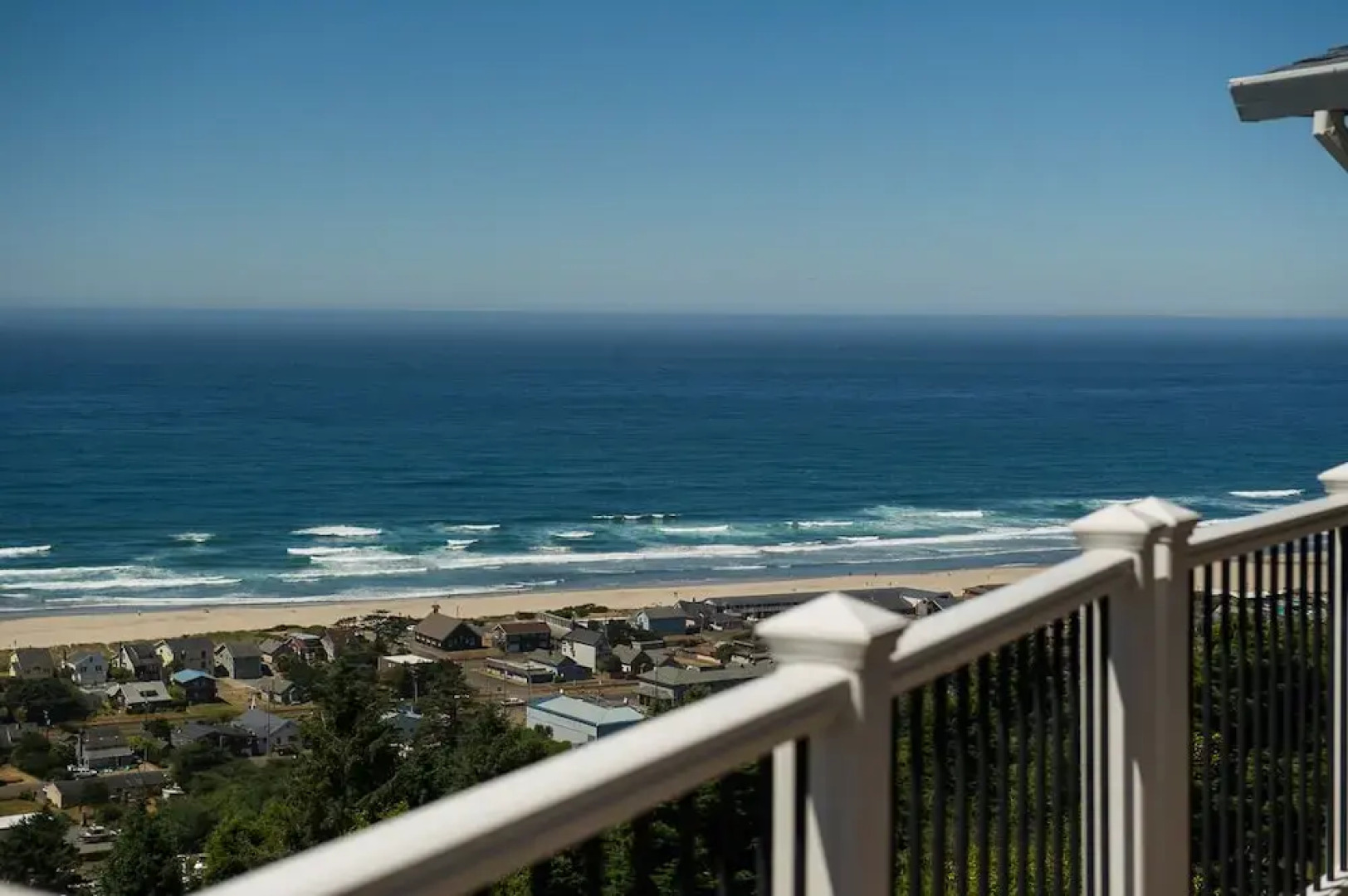 The Lighthouse 3 Br home by RedAwning