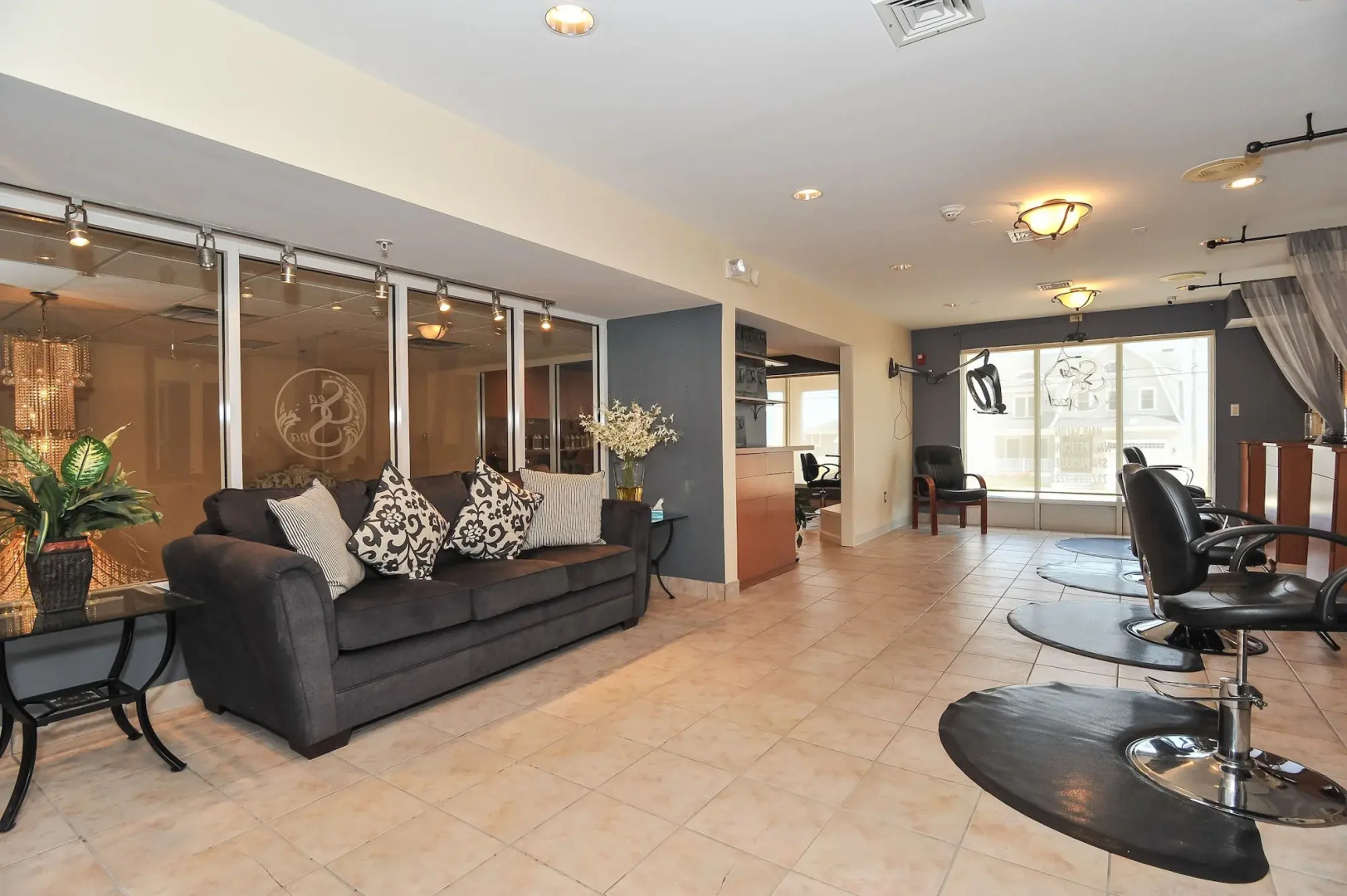 The White Sands Oceanfront Resort & Spa