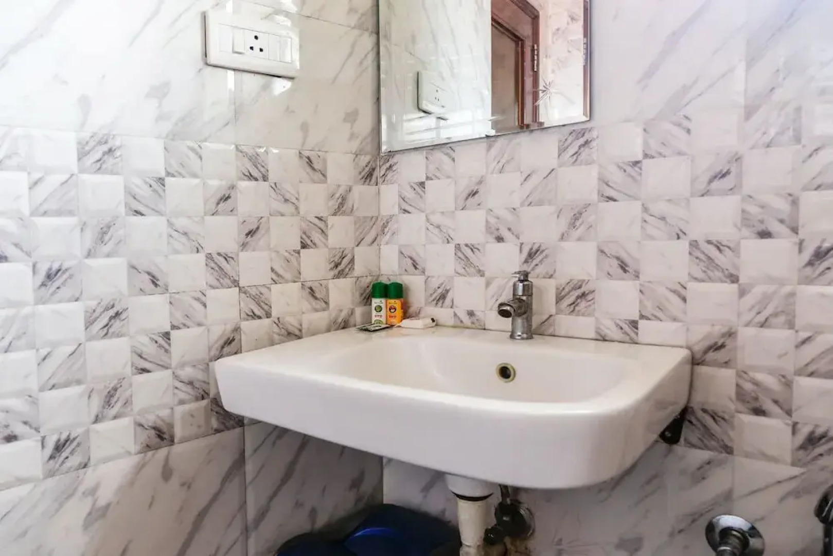 OYO 5692 Stay Inn Residency