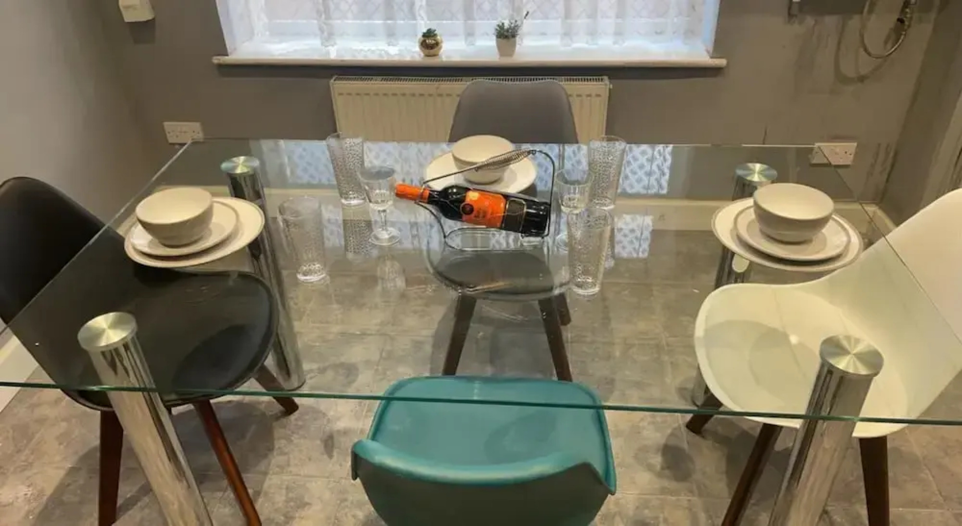 Impeccable 1-bed, Sleeps 2, Free Parking