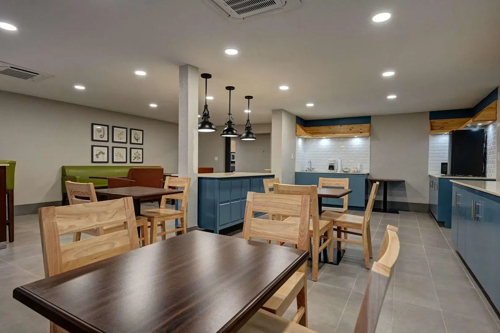 Country Inn & Suites by Radisson, Pierre, SD