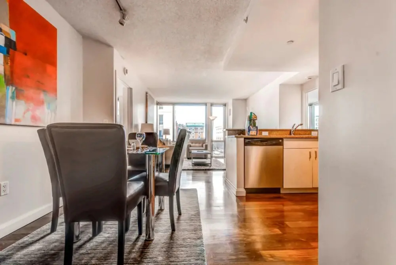 Global Luxury Suites at Broad Street