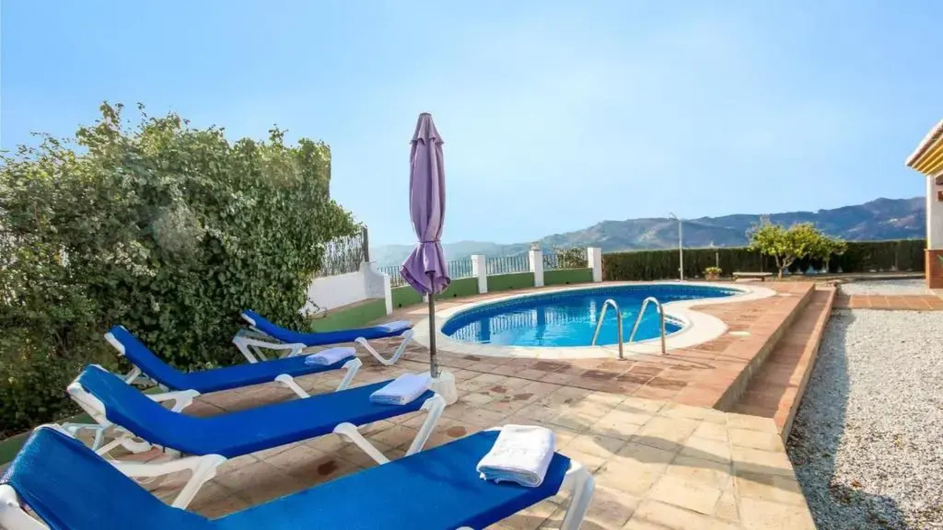 Cada Adrian Almachar by Ruralidays