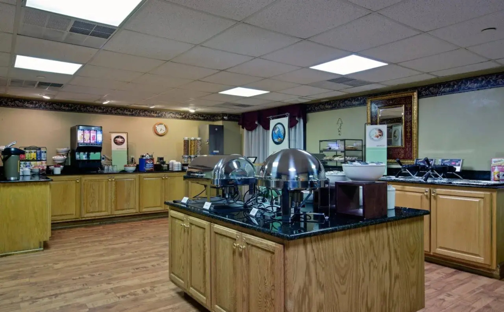 Country Inn & Suites by Radisson, Williamsburg East (Busch Gardens), VA