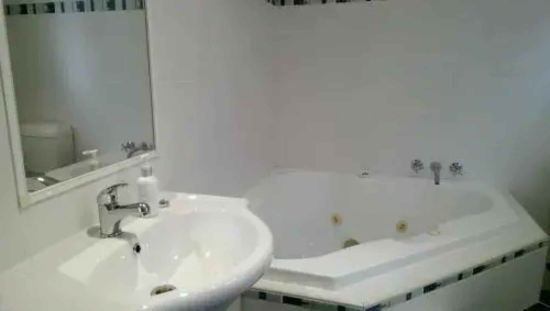 Tropical Coast Retreat