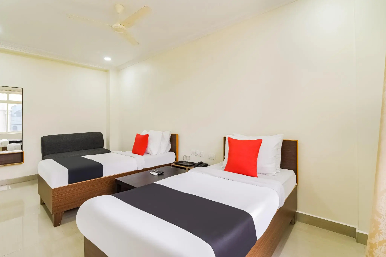 Capital O 49041 Hotel Shri Balaji Residency