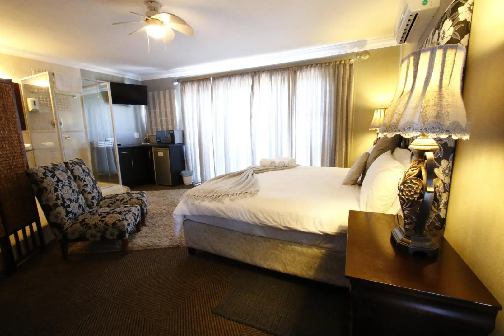 Bluewater Beachfront Guesthouse