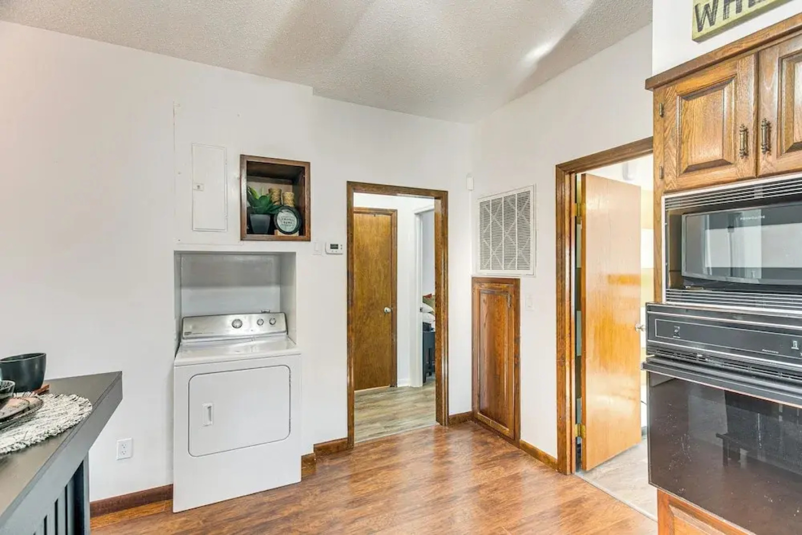 Close to Hospital & Dtwn! Quiet Waycross Home