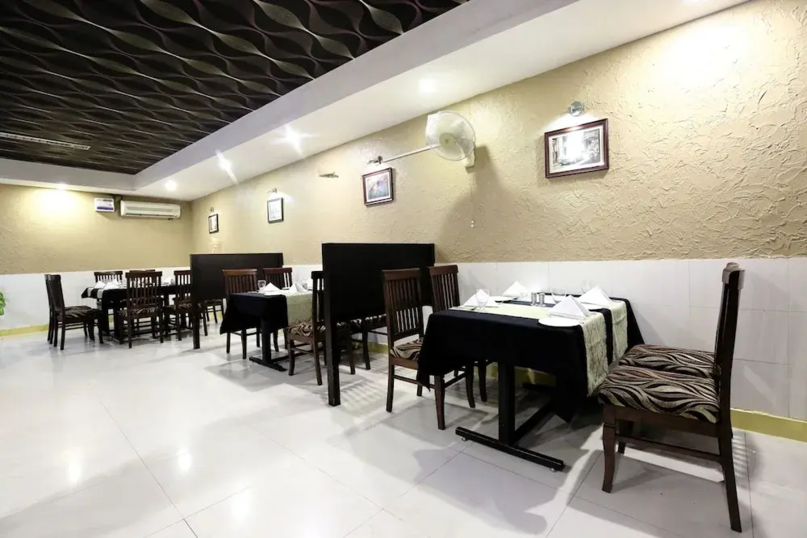 Capital O 4963 Hotel Inderprasth