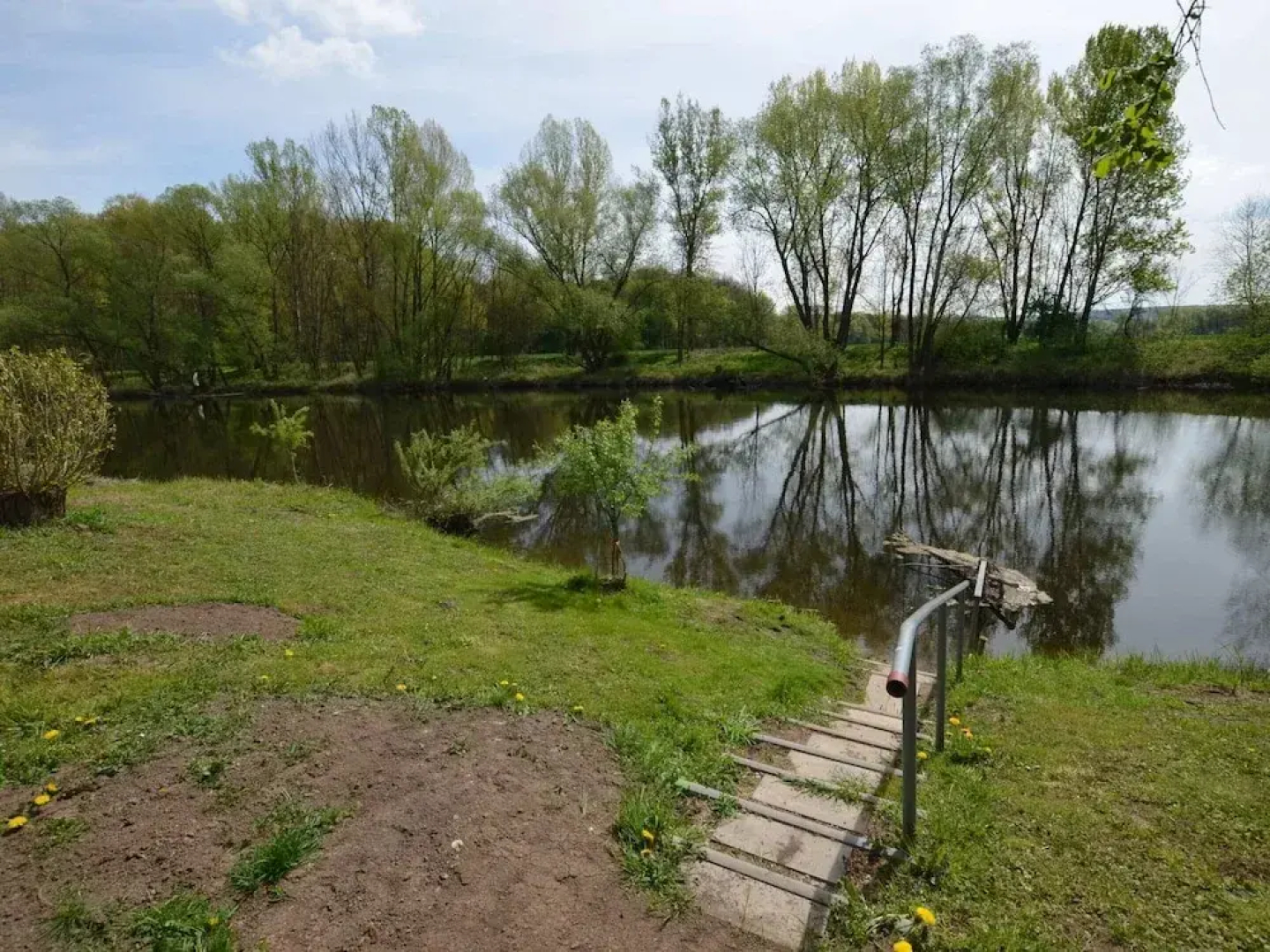 Detached Cottage With Fireplace, Near the River Ohre