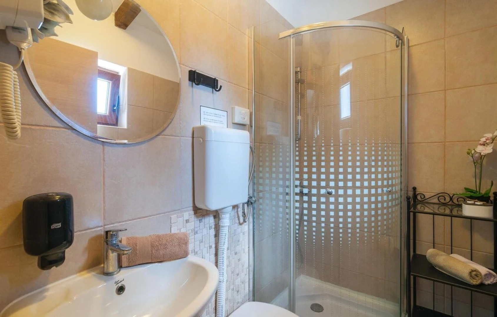 Beautiful Home in Mudri Dolac With Sauna, Wifi and 4 Bedrooms