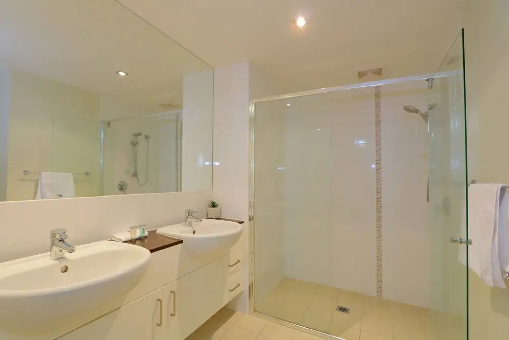 Drift Apartments North #10