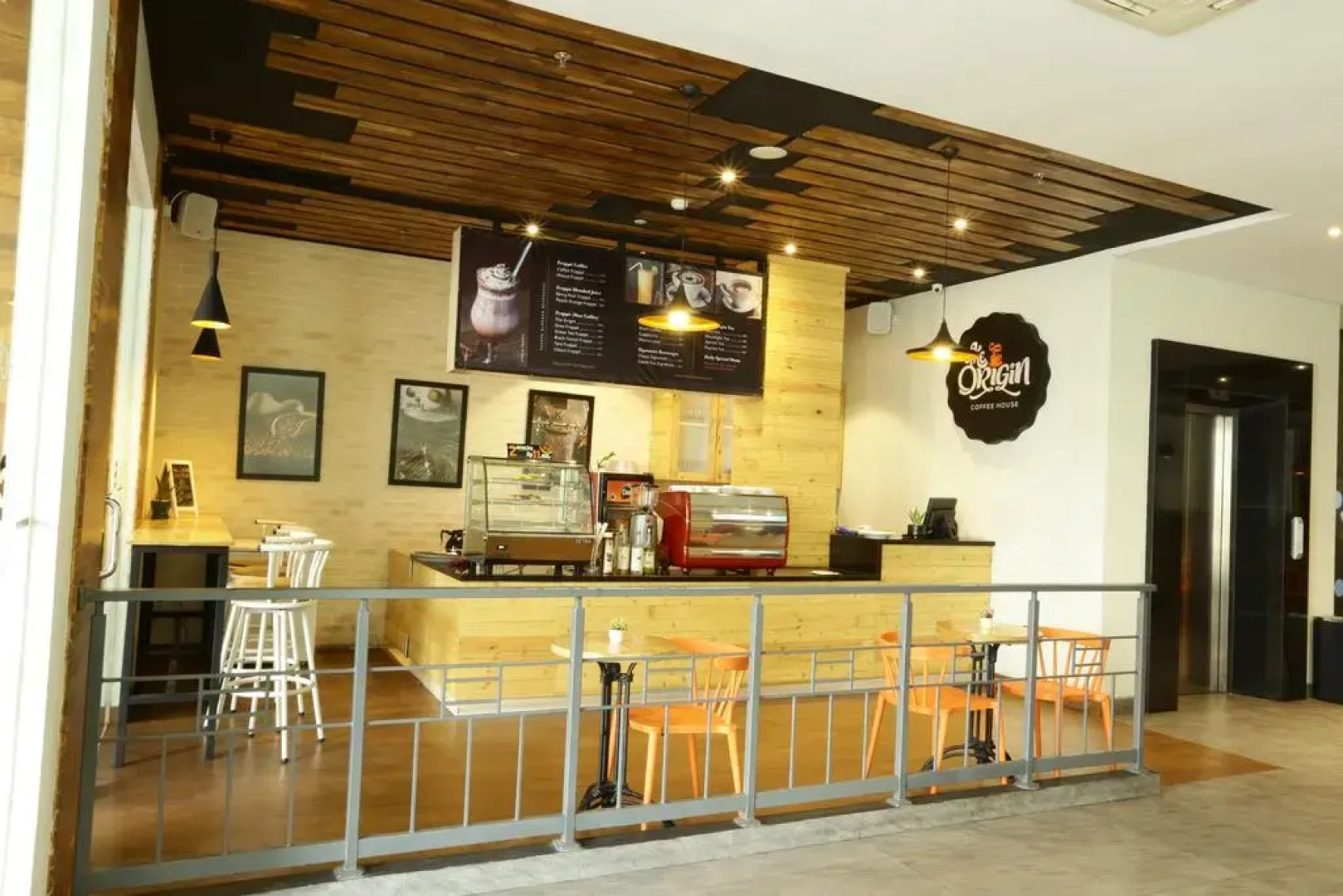 Cleo Hotel Basuki Rahmat Surabaya