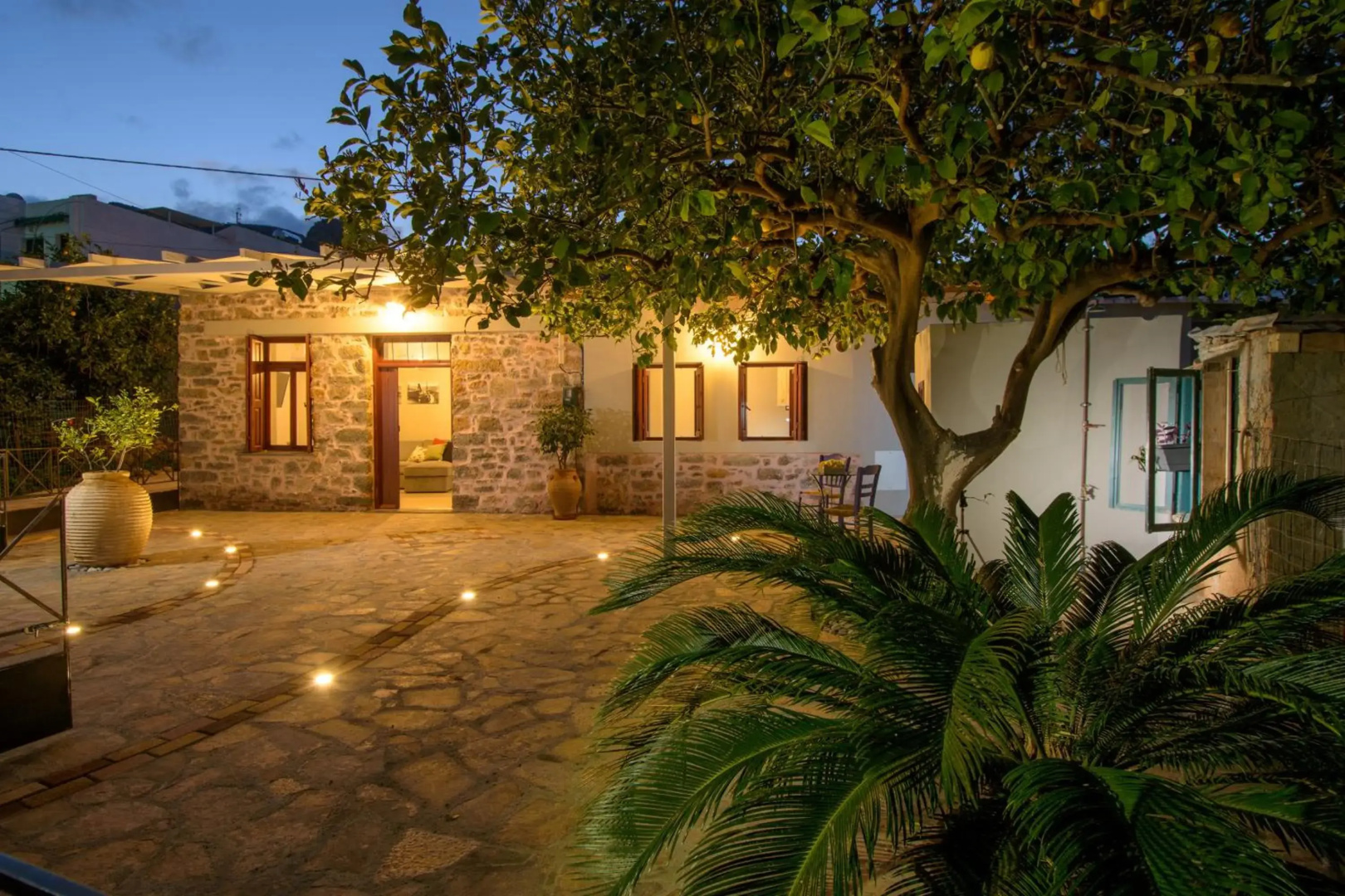 Pavlakis Lemon-Tree House