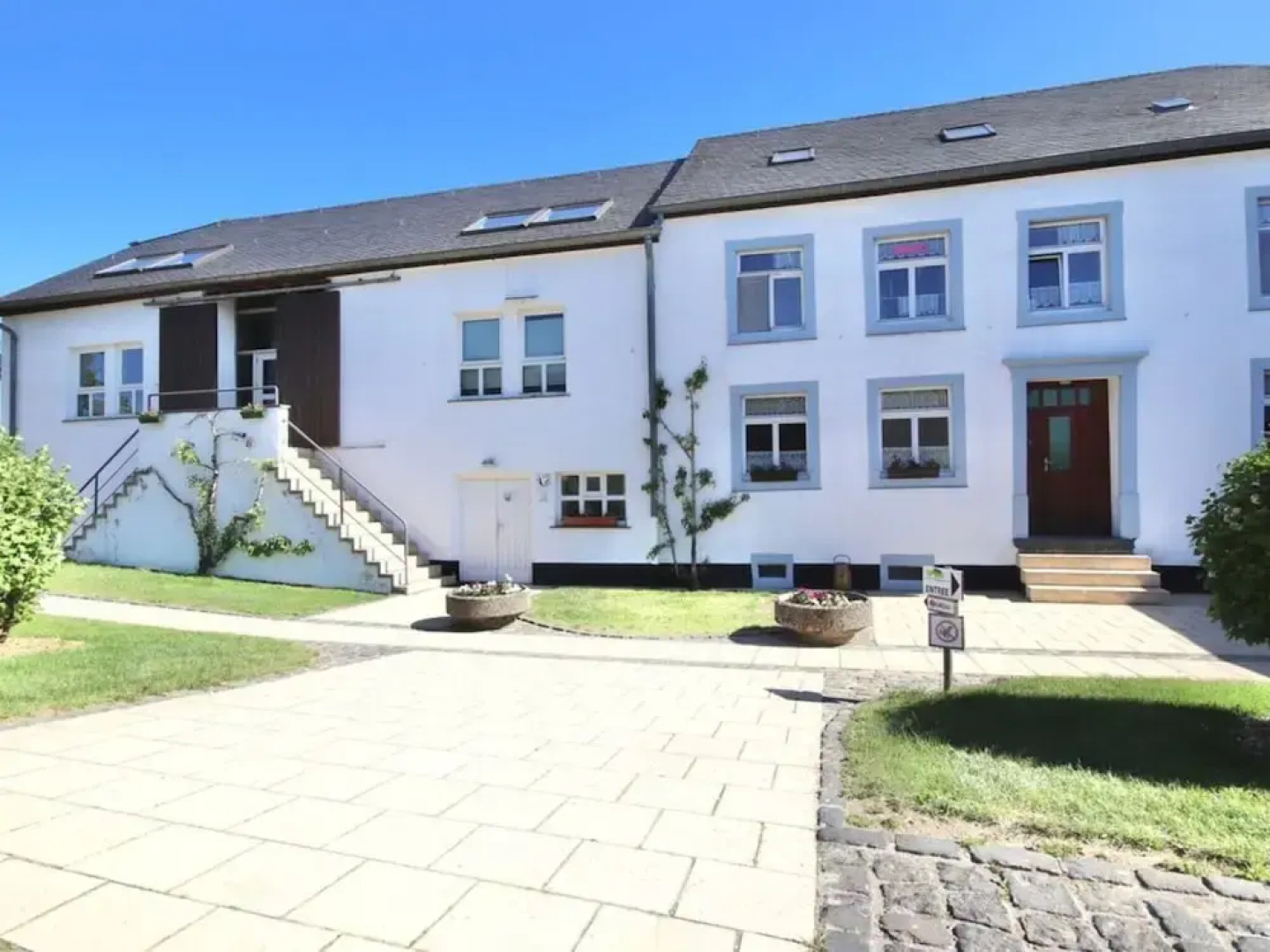 Sprawling Holiday Home in Bënzelt with Garden near Belgium