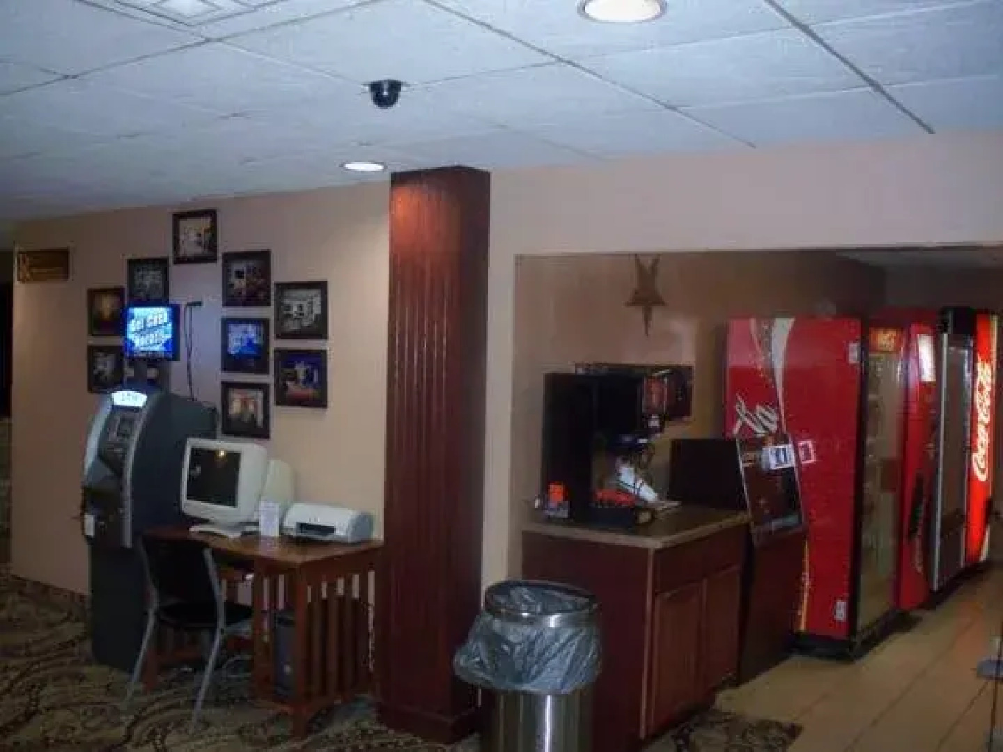 Gladstone Inn & Suites