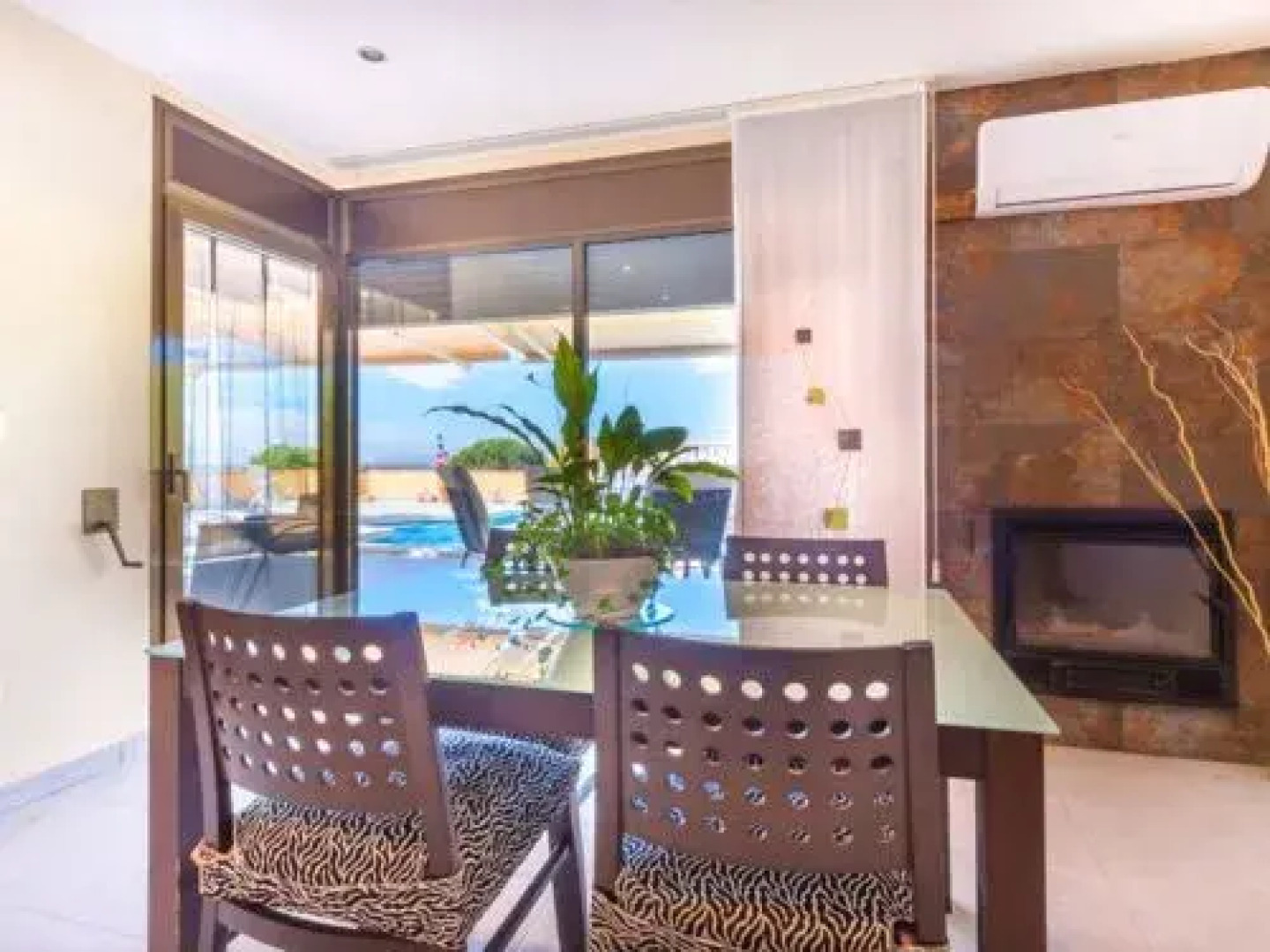 House LA OLIVA Palau Savardera