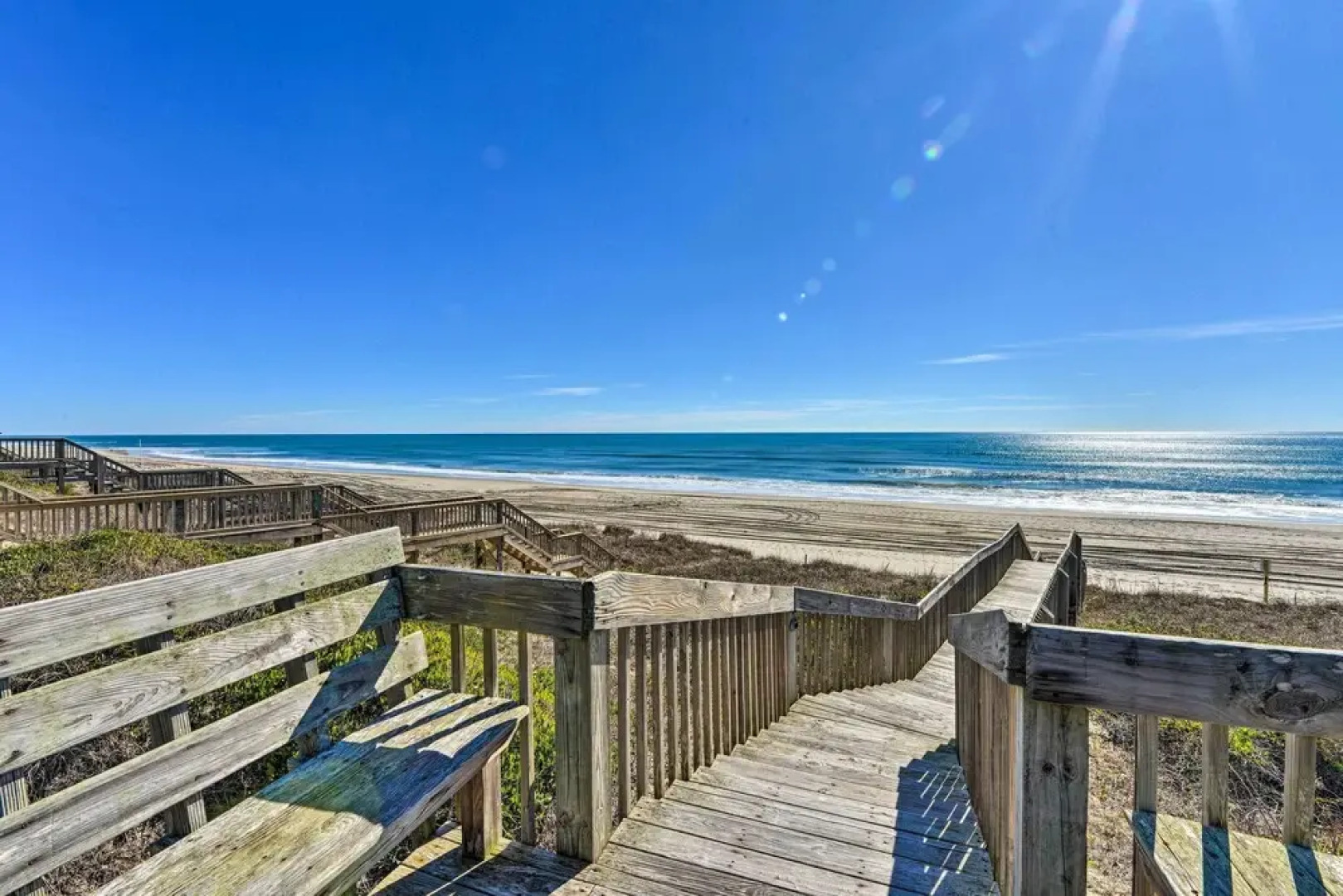 1 Ocean Fun:' Emerald Isle Apt, Steps to Beaches!