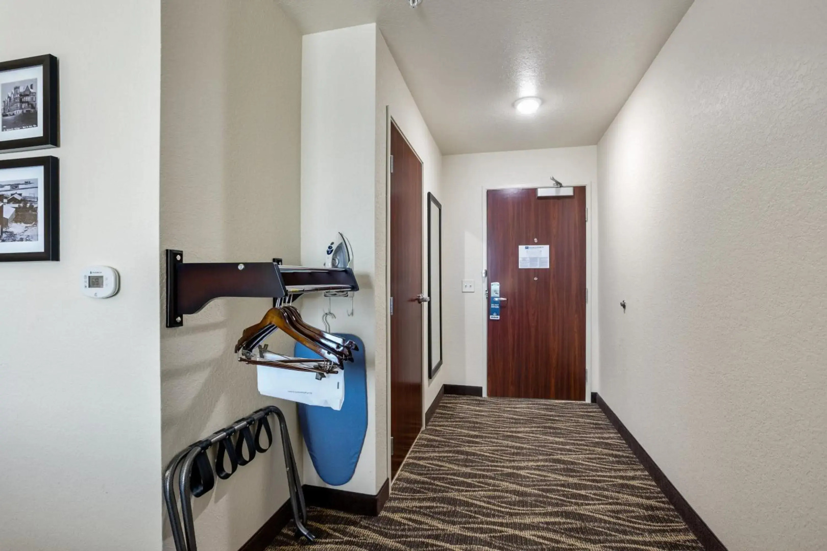 Cobblestone Hotel & Suites - De Pere/Green Bay