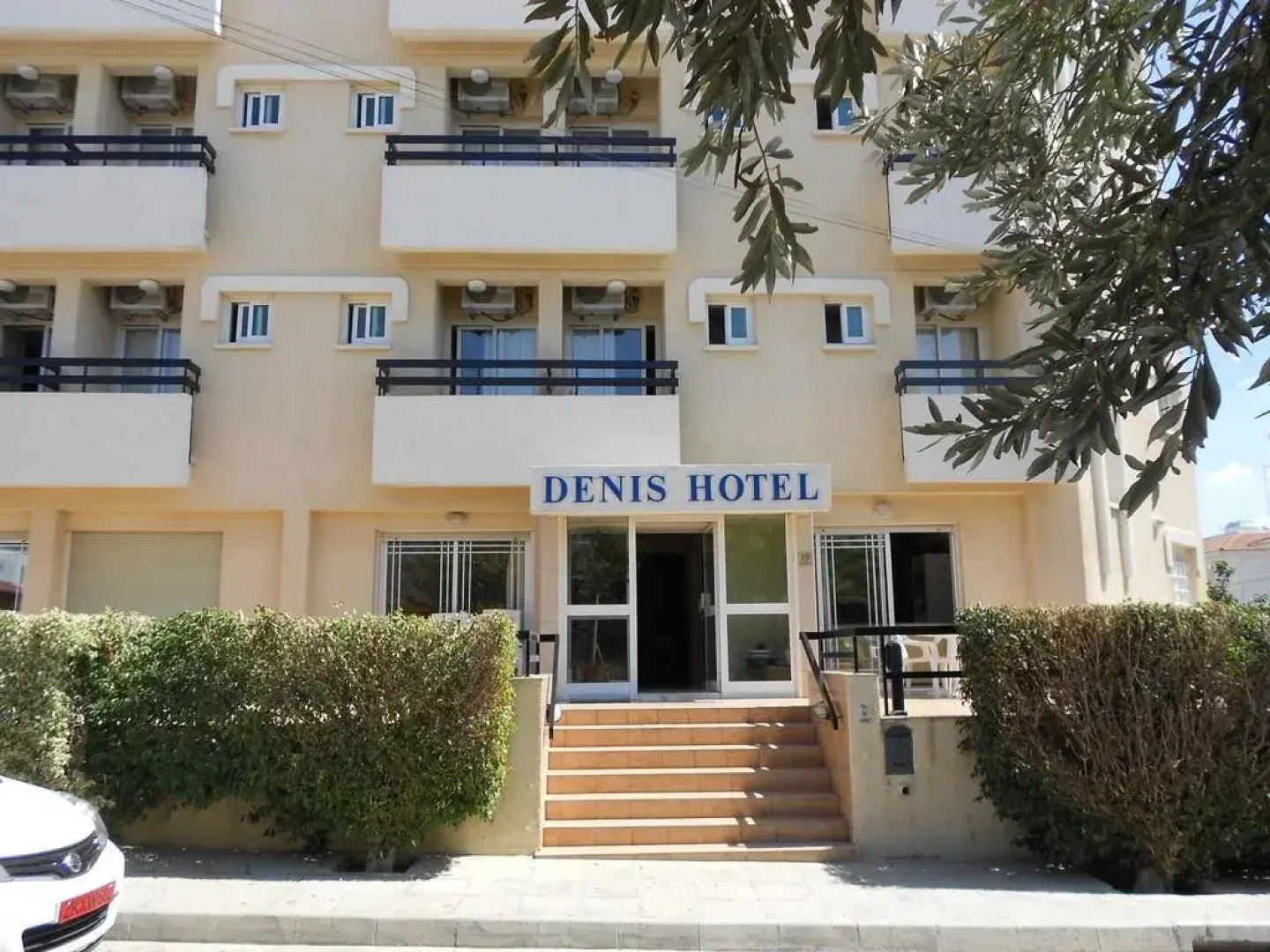 Denis Hotel