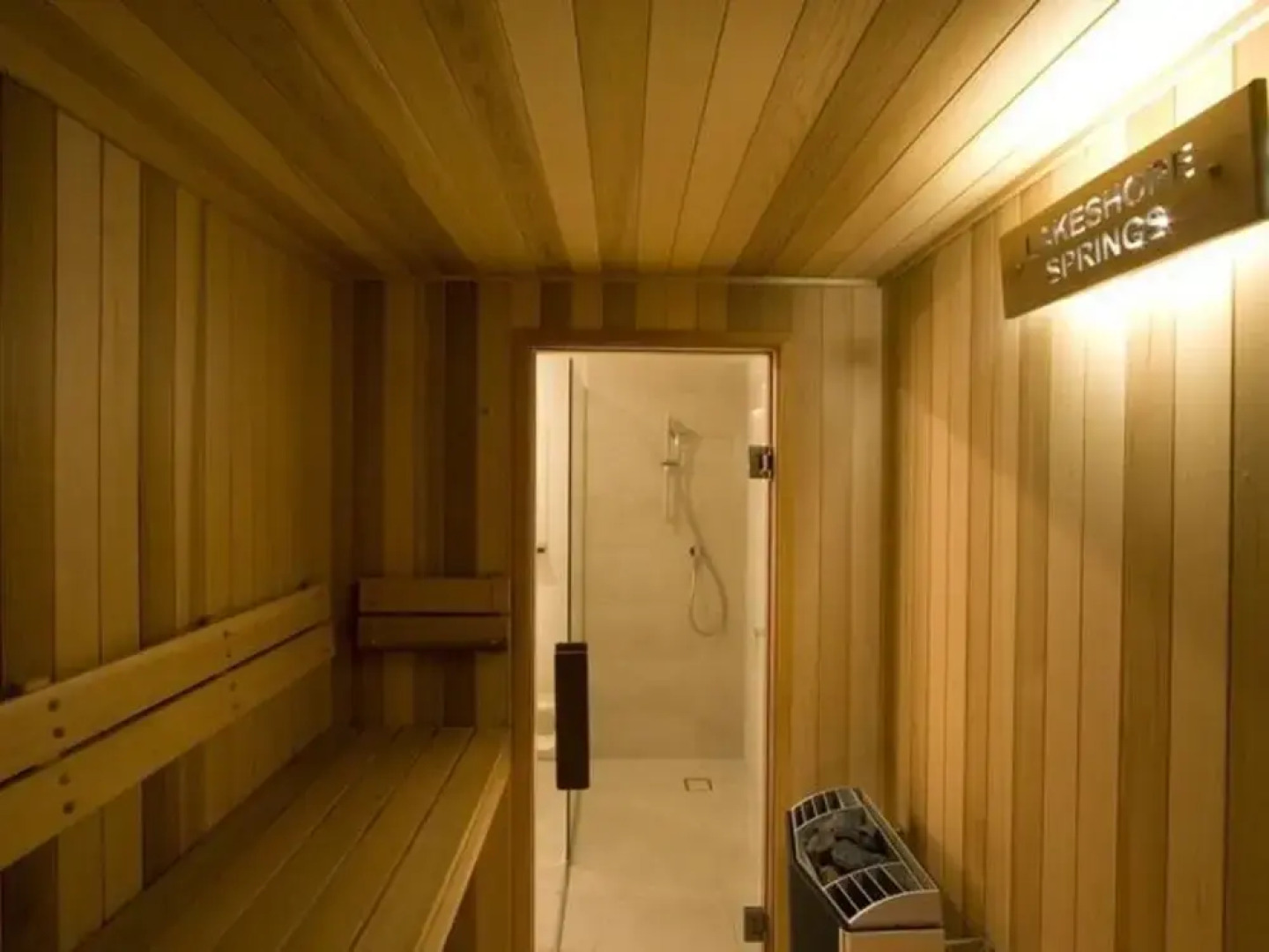 Lakeshore Springs Apartments