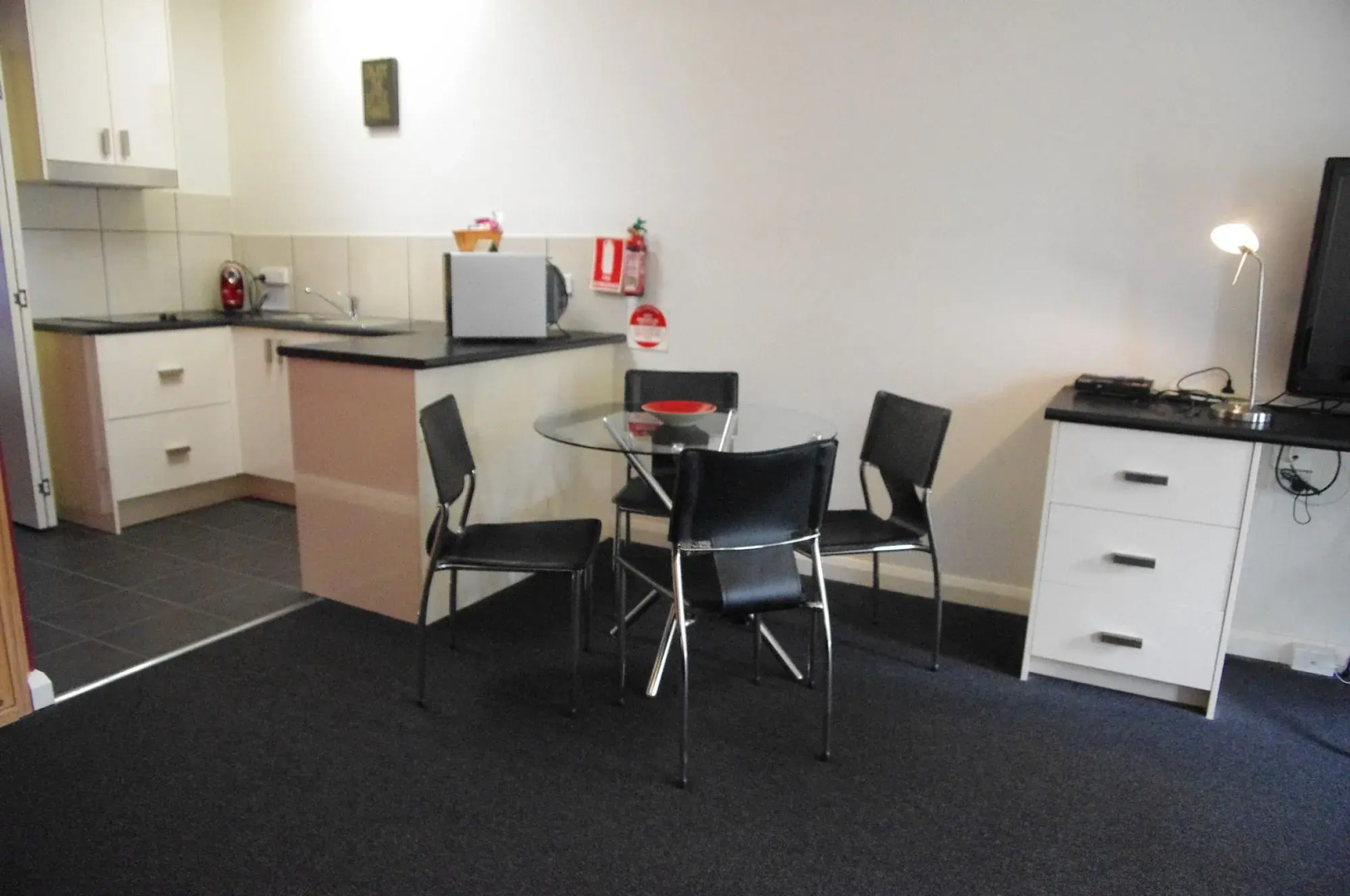 Hamilton Lakeside Motel