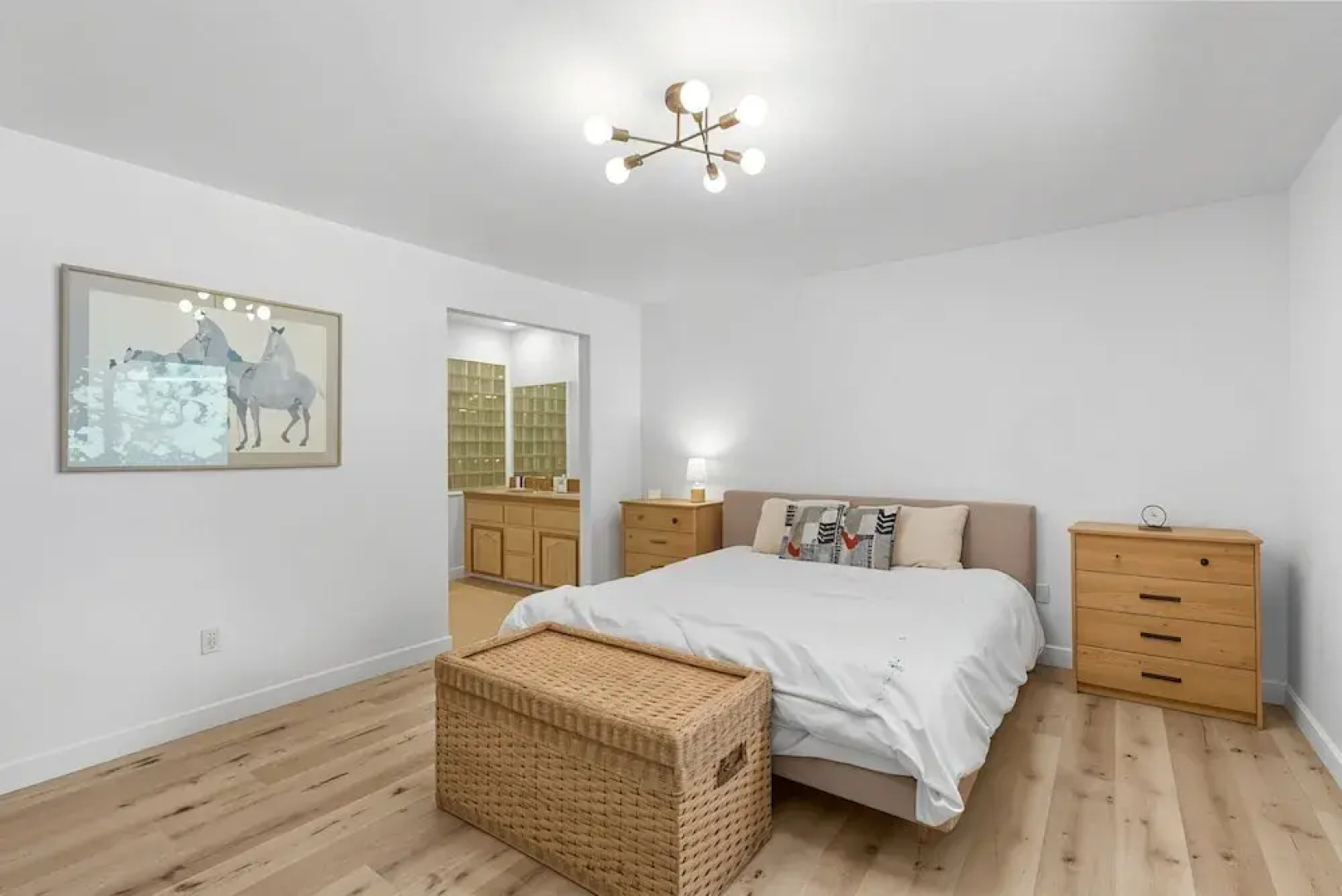 The Red House - Near Golf, Beaches & Communal Pool by Yosemite Region Resorts