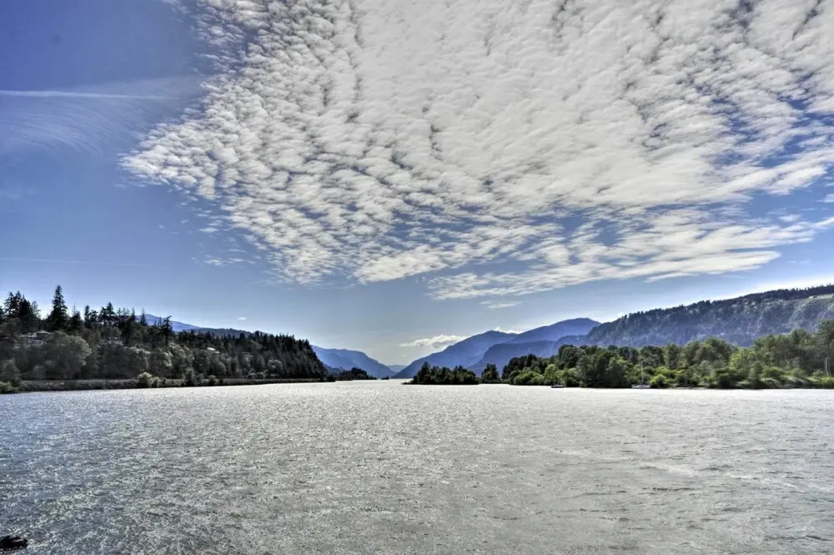Classy Hood River Condo With Mt. Adams Views!