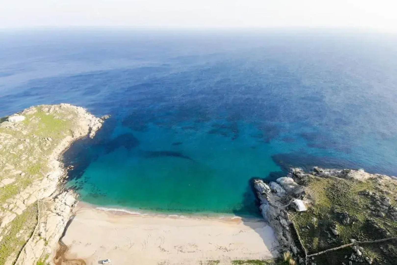 Mesmerising Sea View Lia Residence