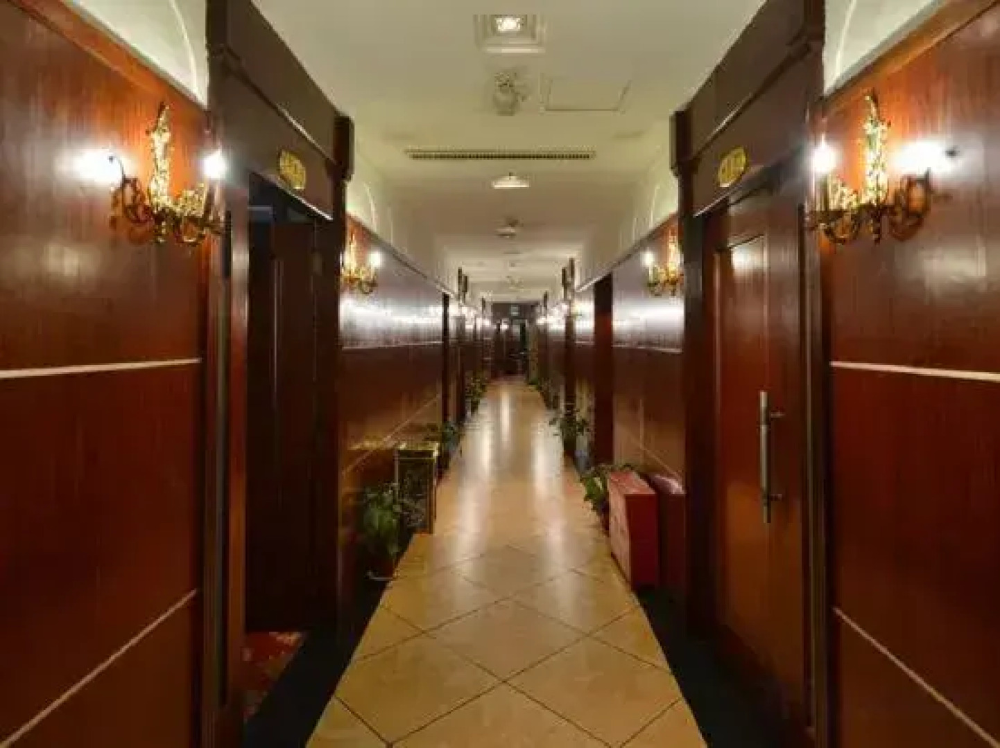 Huajing Hotel