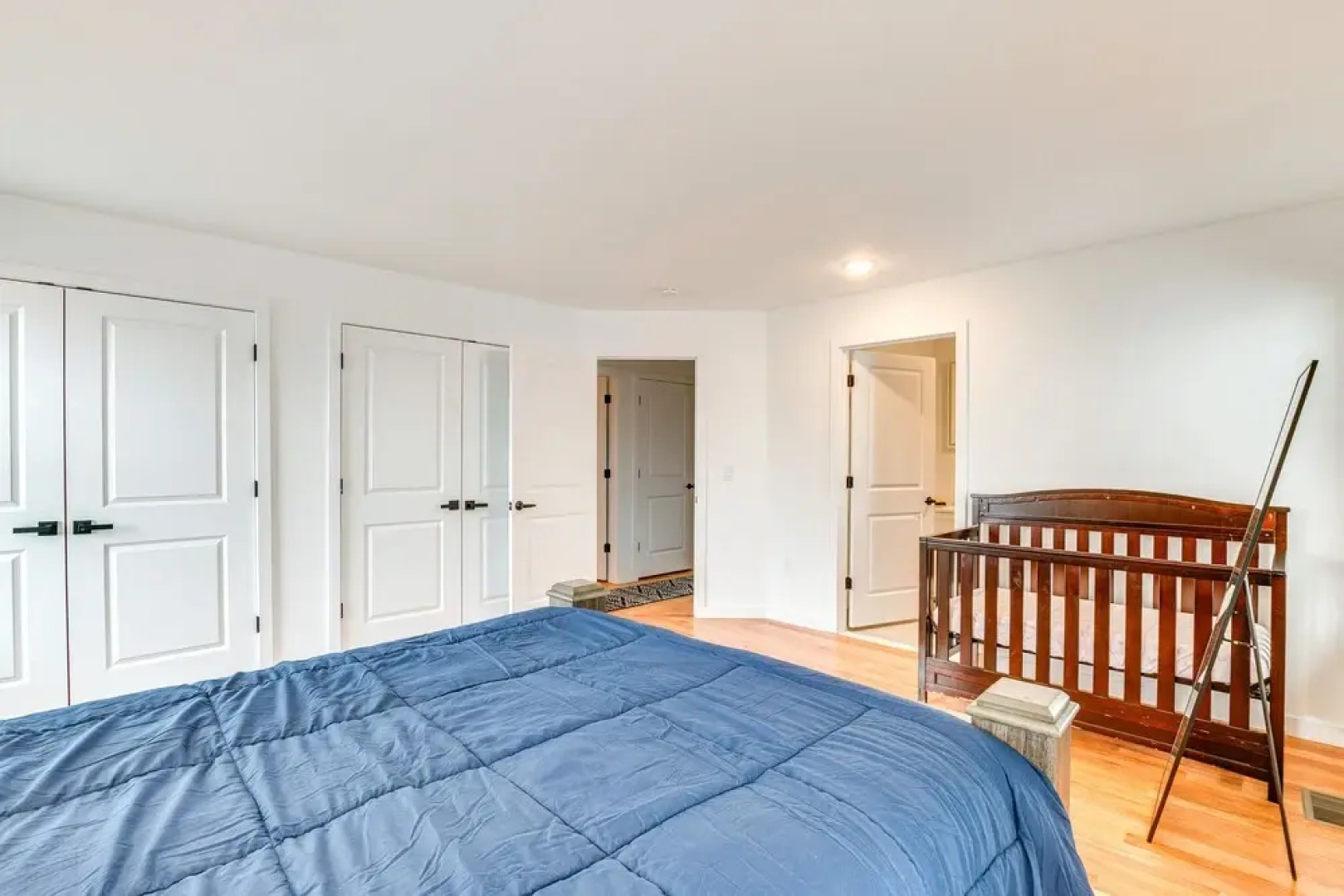 Modern Elizabeth Apartment ~ 1 Mi to Train Station