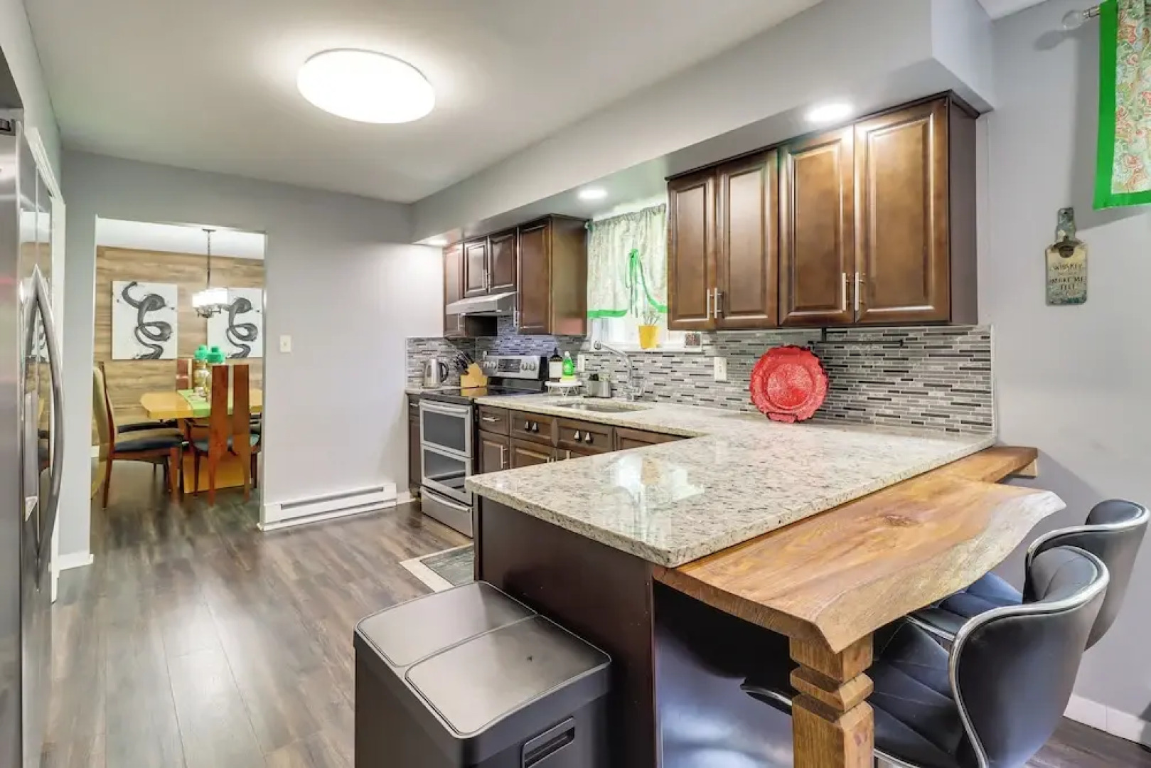 Long Pond Home w/ Hot Tub ~ 8 Mi to Kalahari!