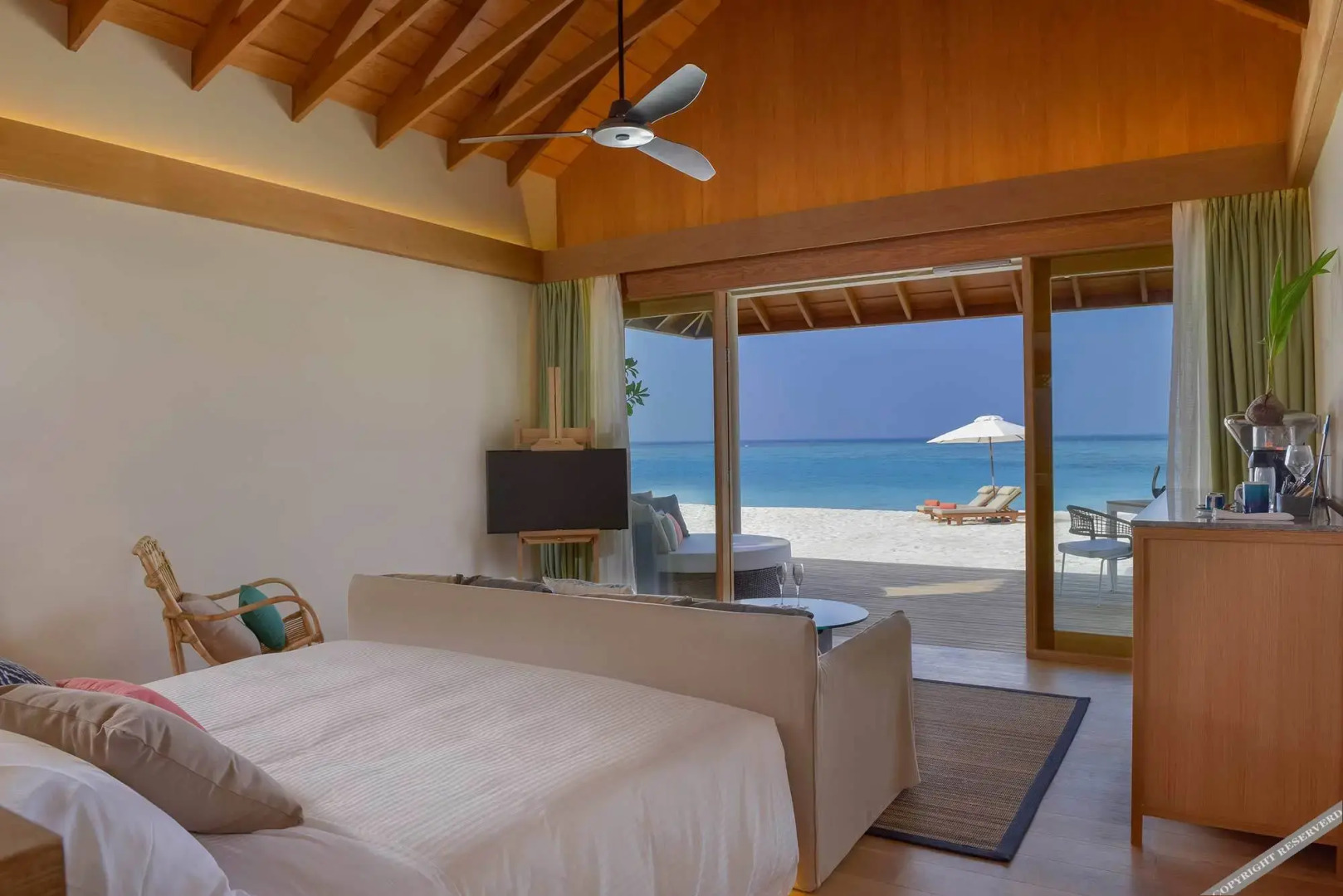 Emerald Faarufushi Resort & Spa