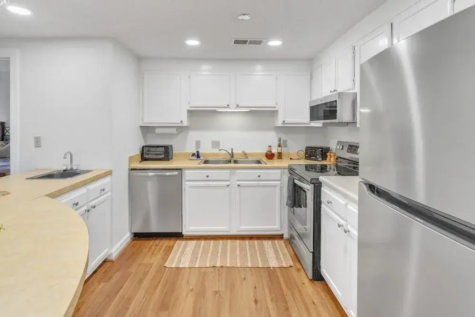 Handsome Condo, View in Sugar Mountain, Heated Pool & Jacuzzi by RedAwning