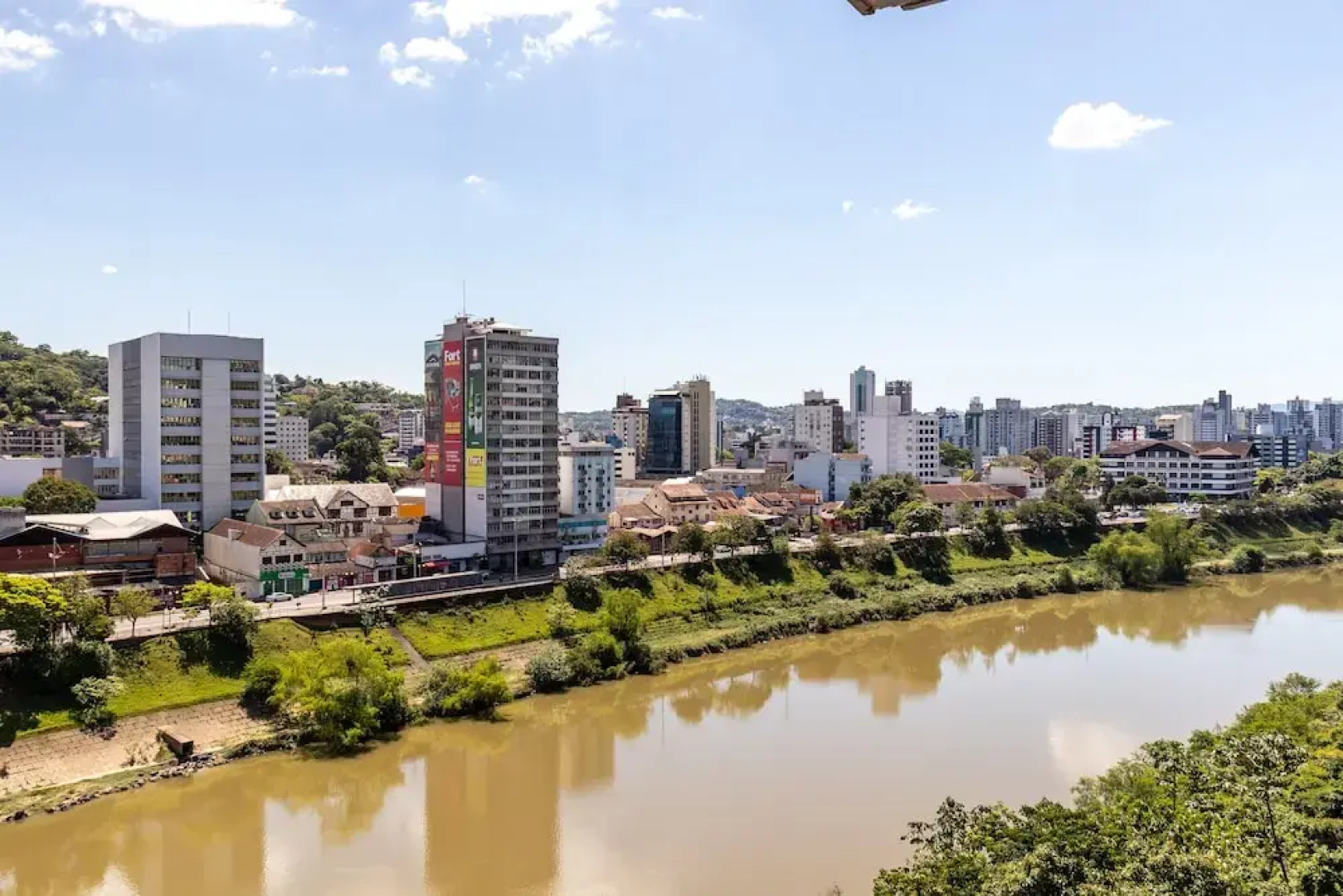 Blumenau Tower by Castelo Itaipava