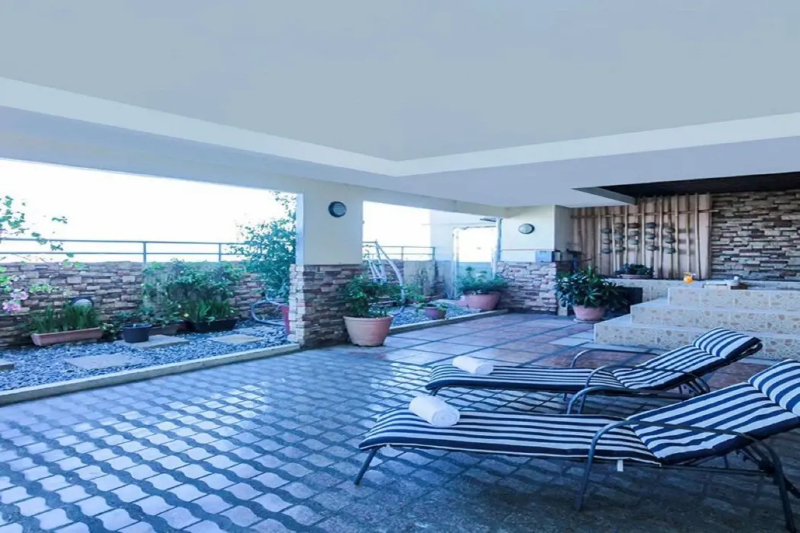 Greenhills Elan Hotel